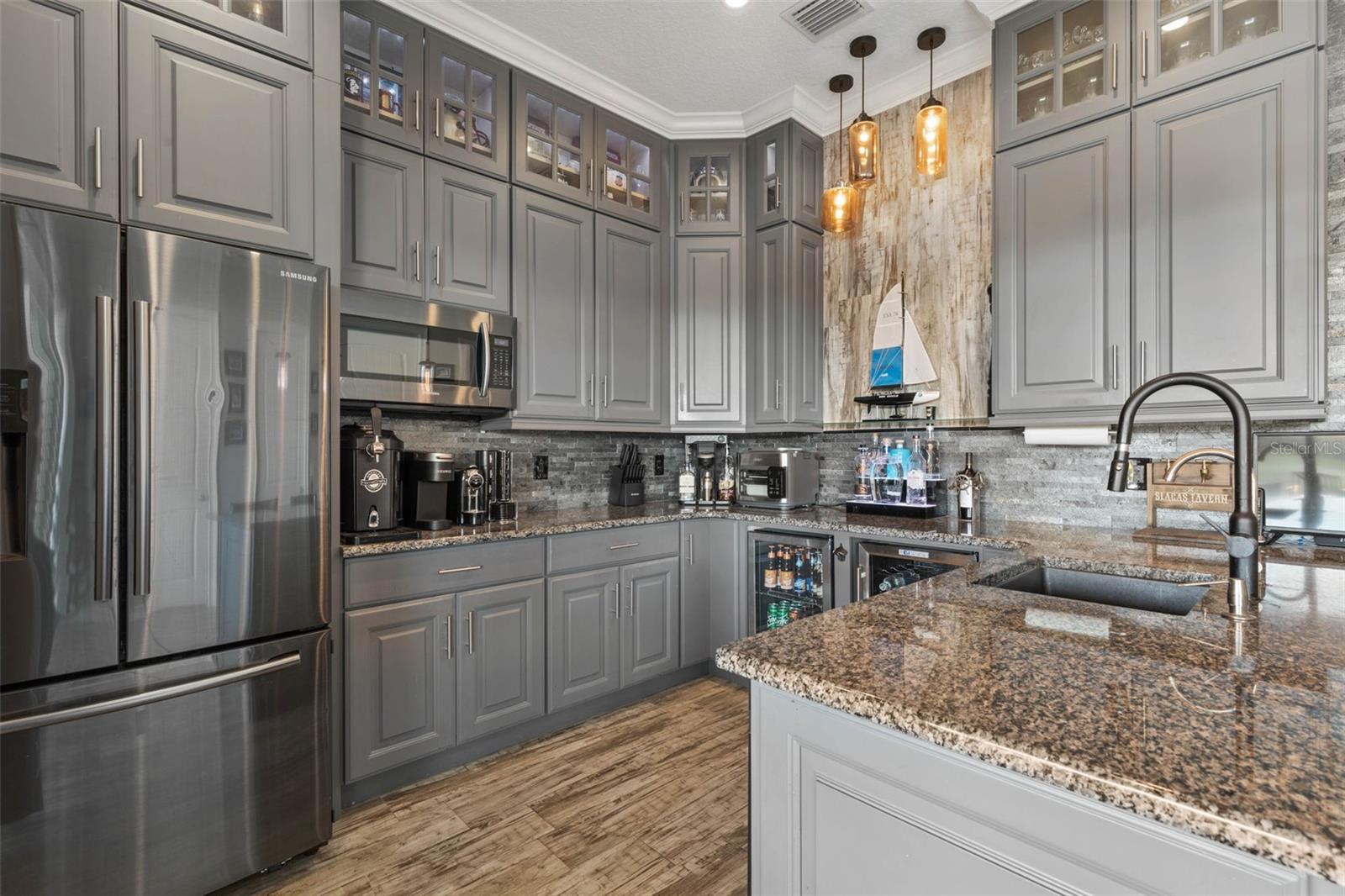 HARBOR VILLAGE MARINA - Residential