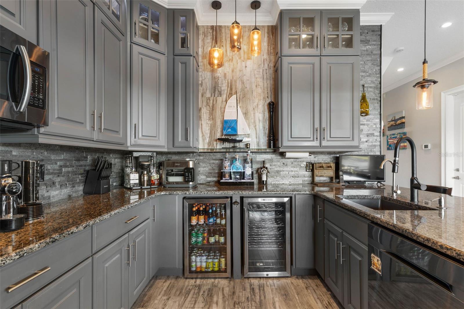 HARBOR VILLAGE MARINA - Residential