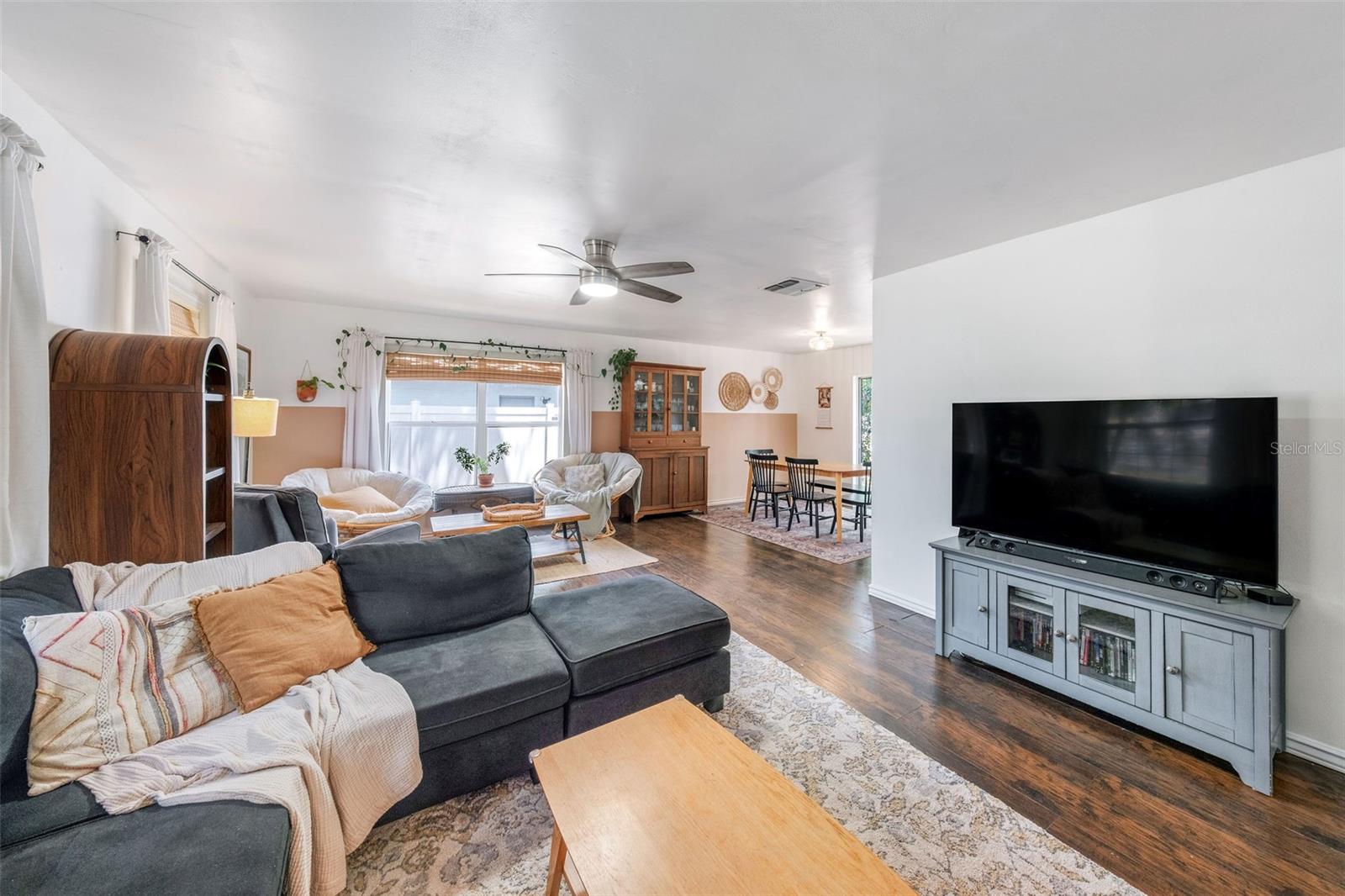 8619 VERIDIAN DRIVE