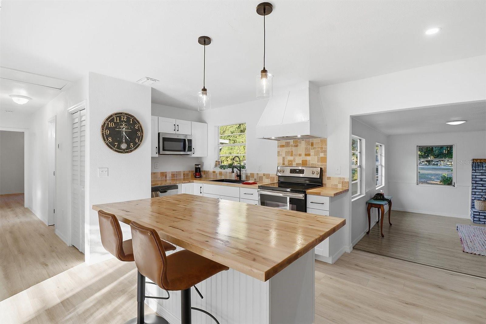 LA JOLLA PALMS - Residential