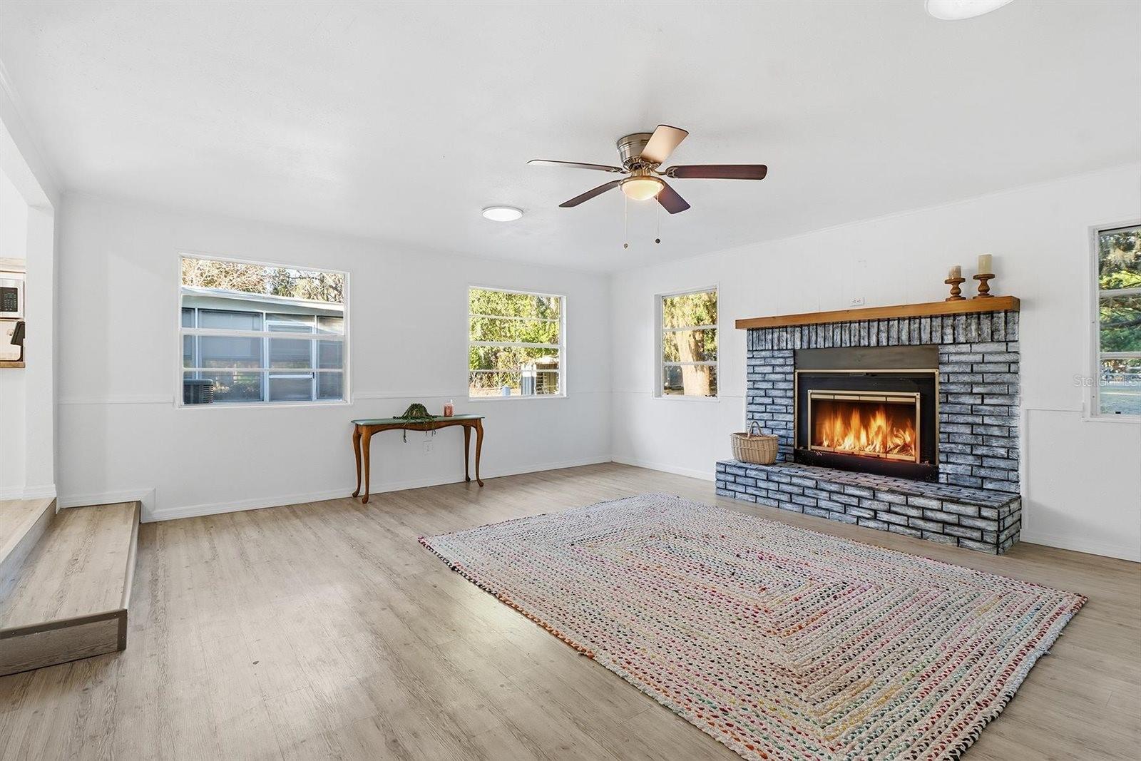 LA JOLLA PALMS - Residential