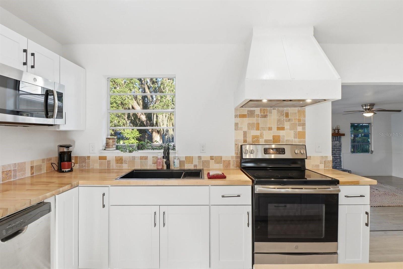 LA JOLLA PALMS - Residential