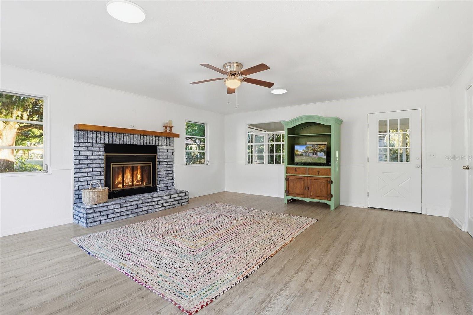 LA JOLLA PALMS - Residential