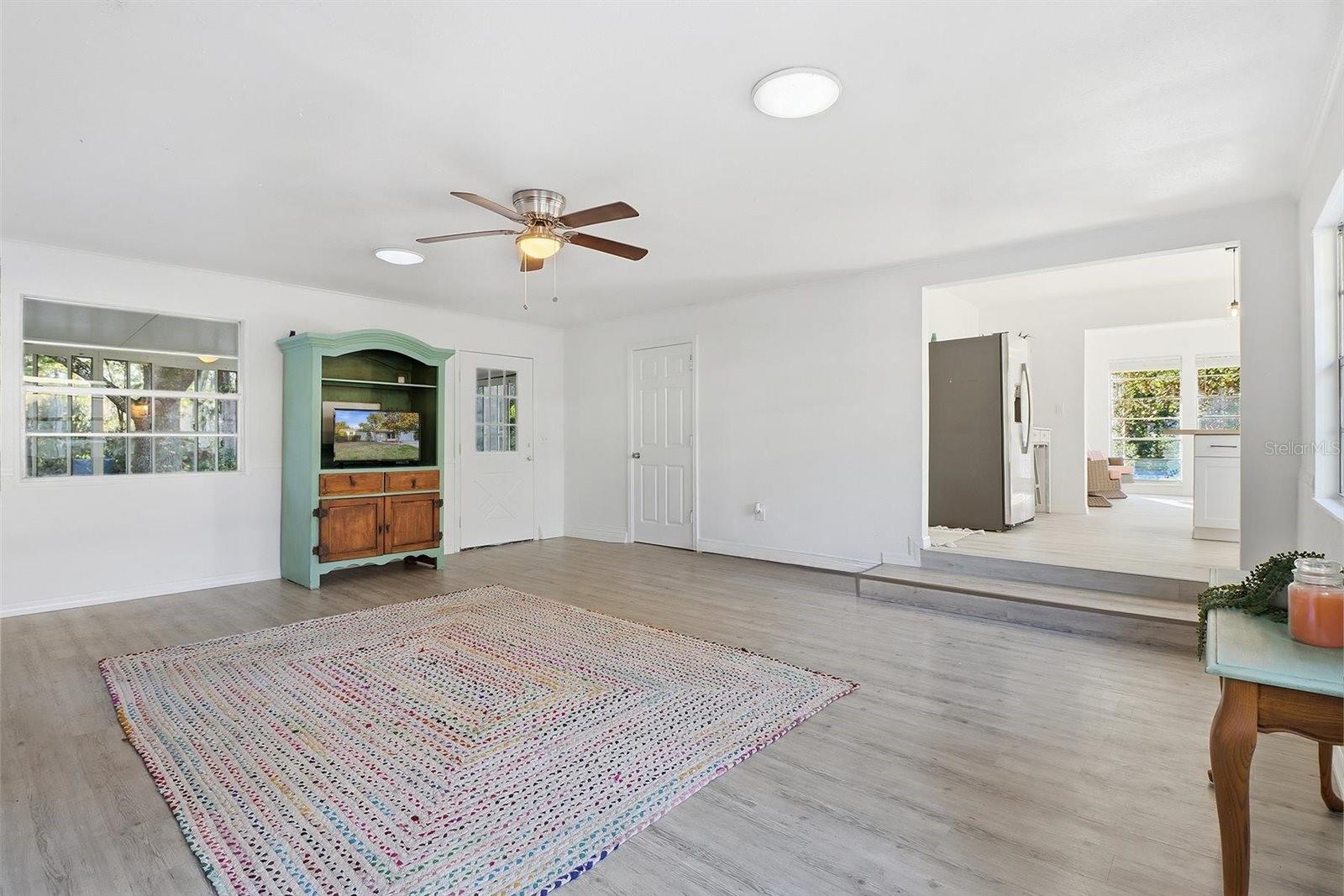 LA JOLLA PALMS - Residential