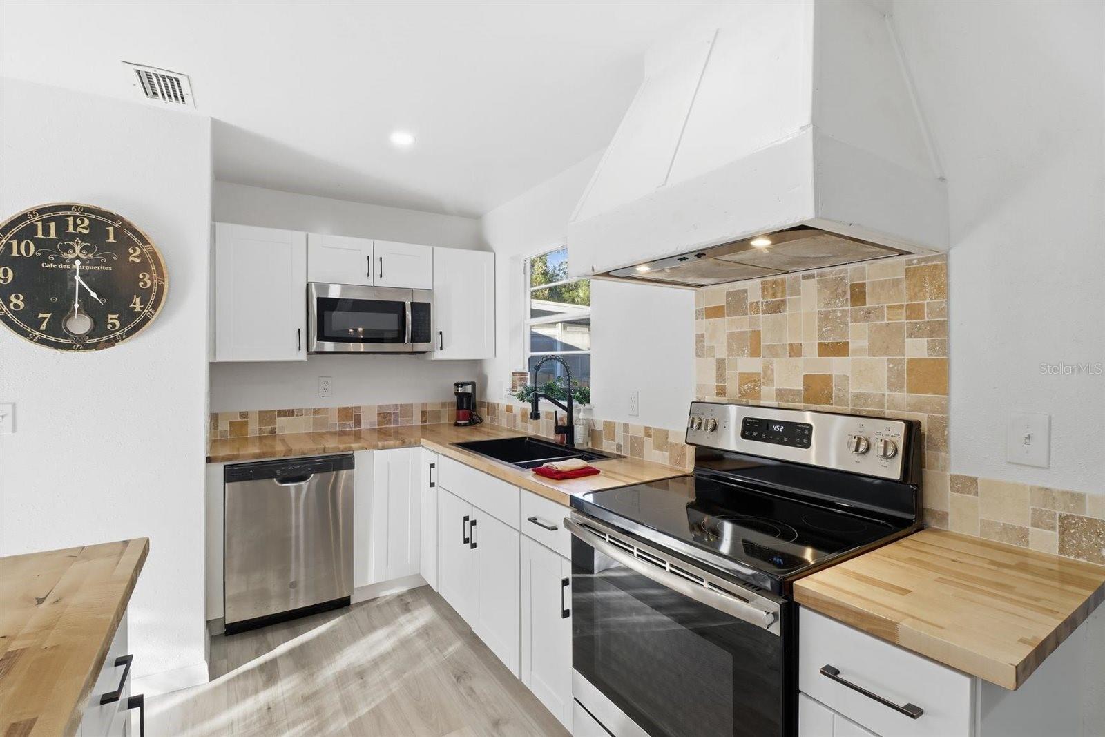 LA JOLLA PALMS - Residential