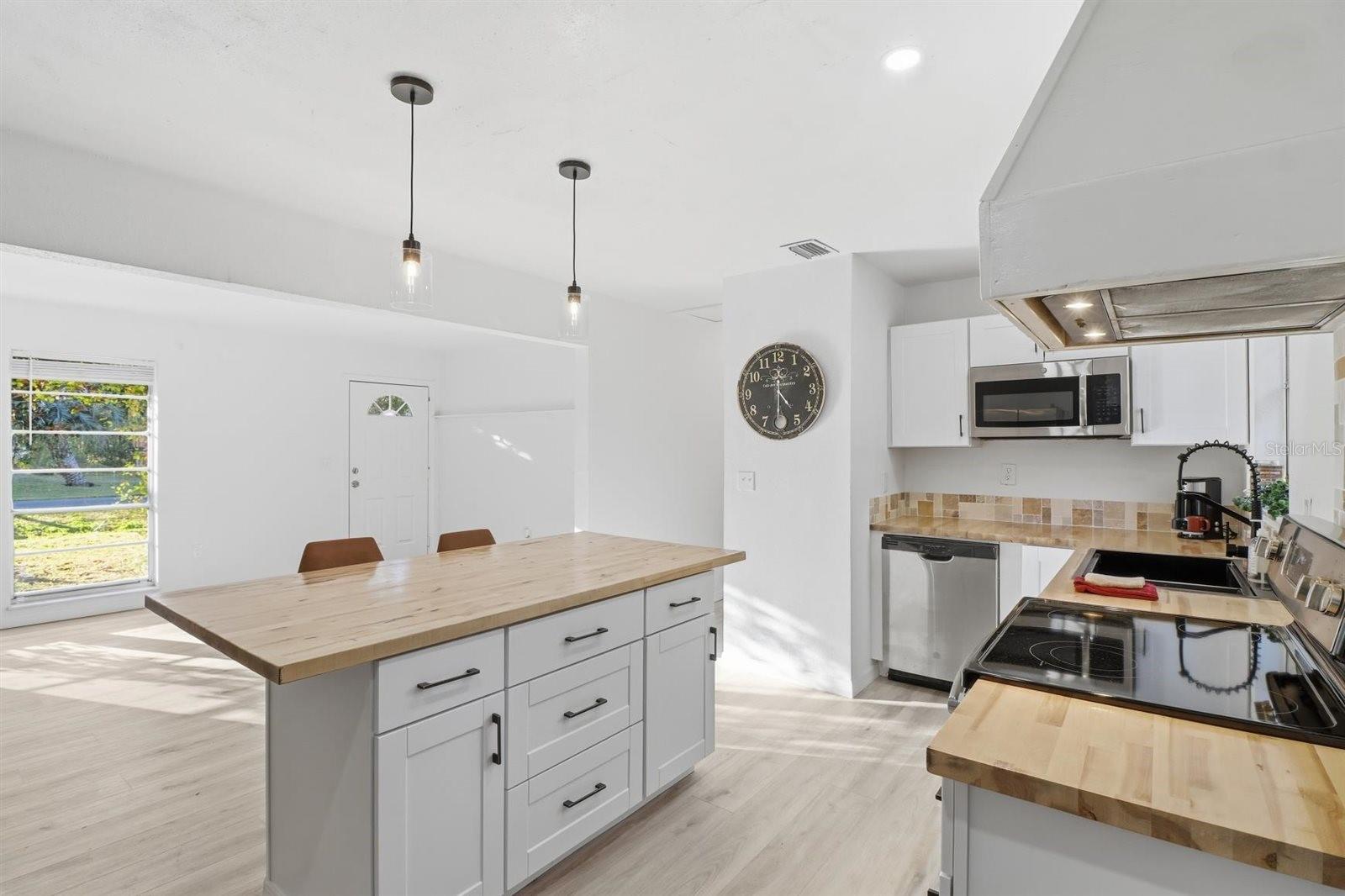 LA JOLLA PALMS - Residential