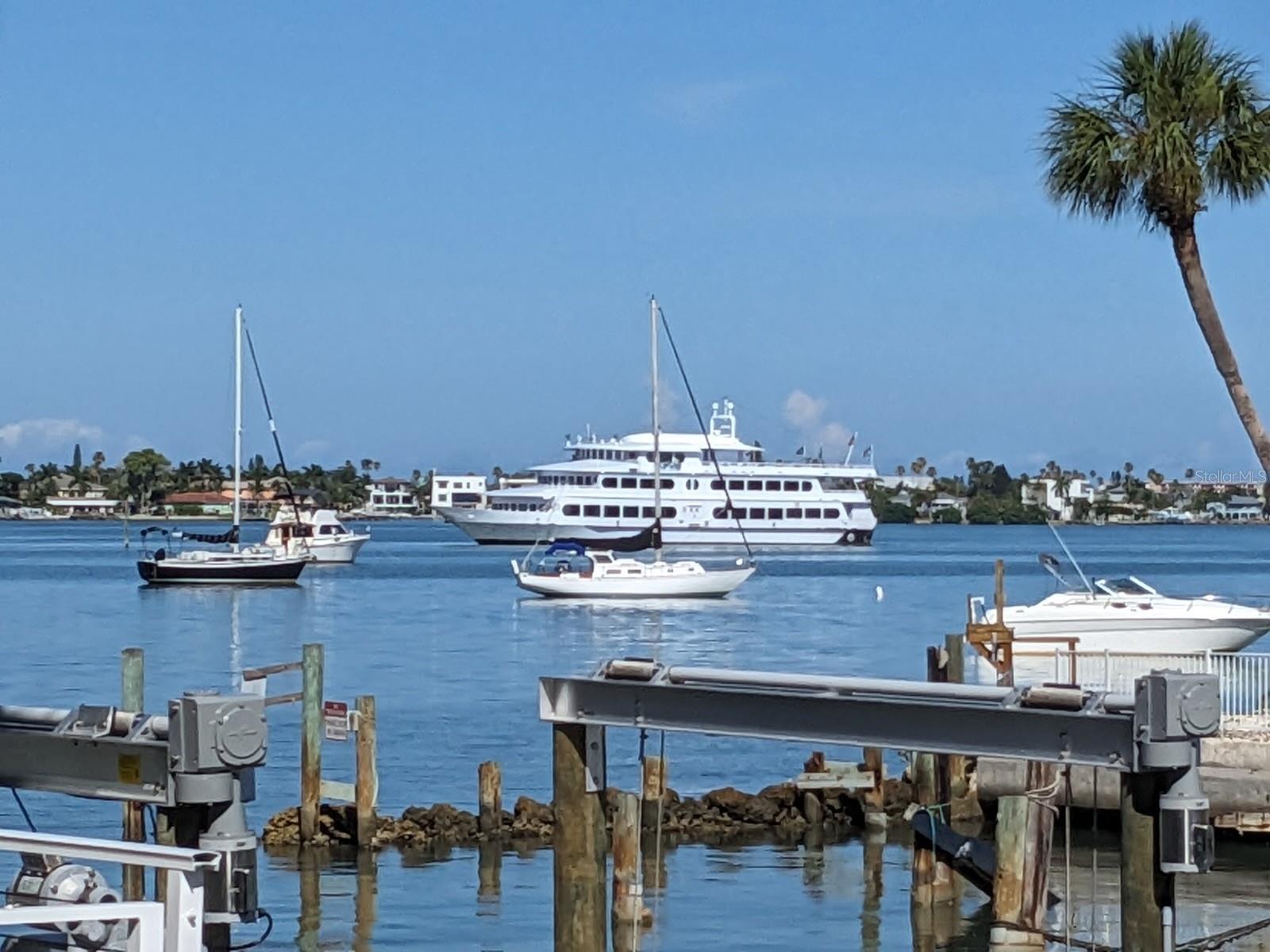 GALLEYS COVE - Residential