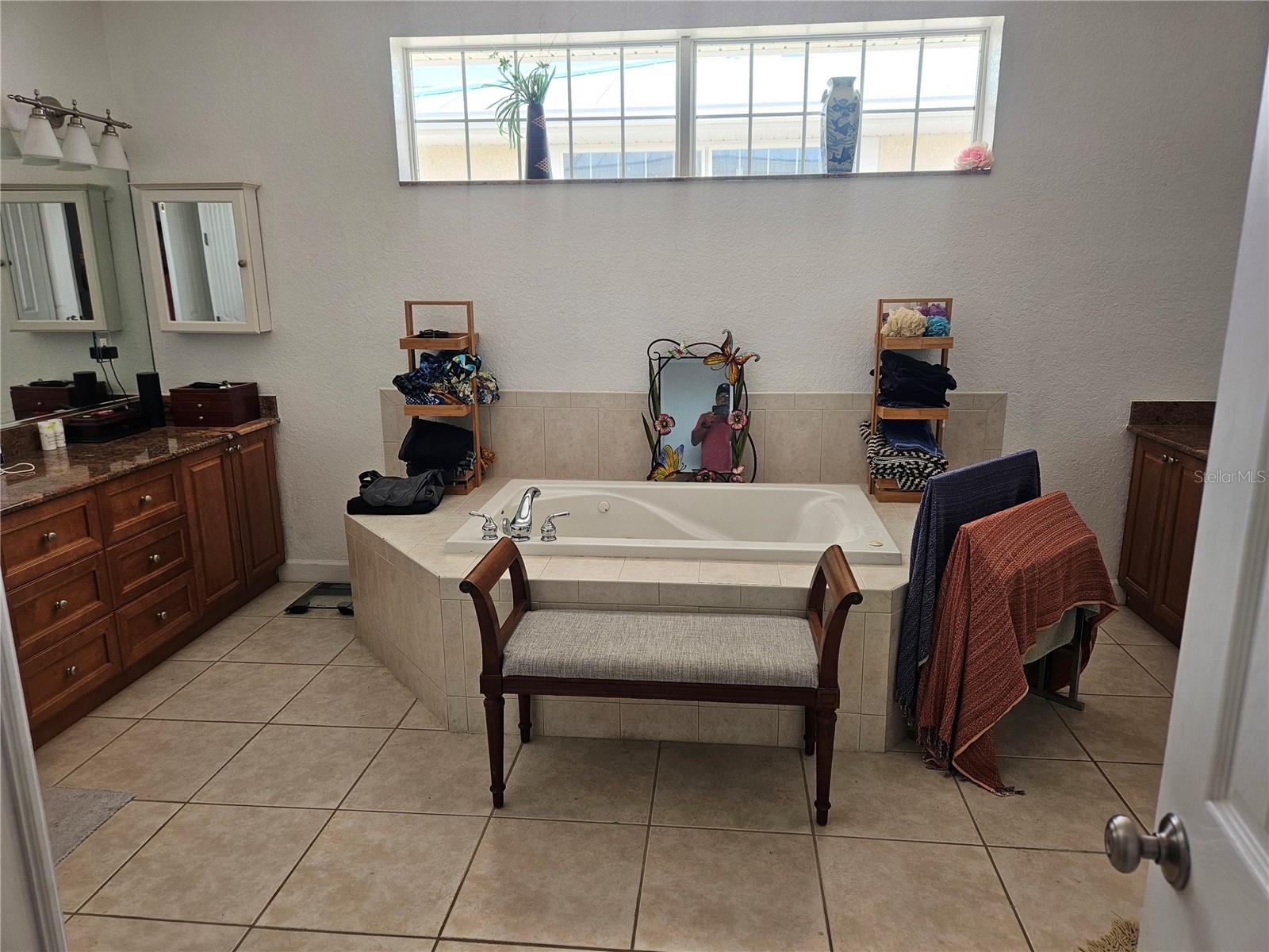 GALLEYS COVE - Residential