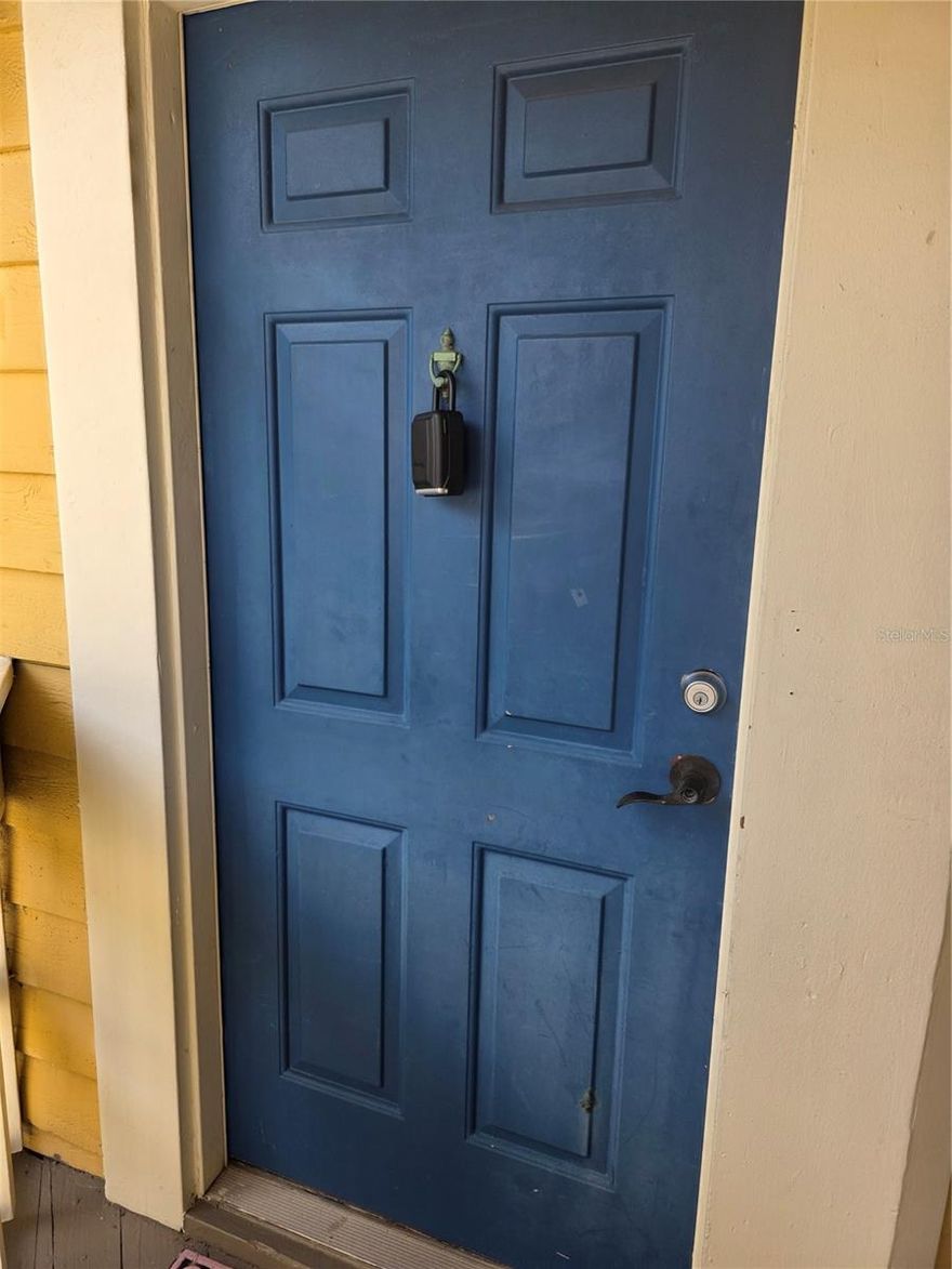 Short Sale. Short Sale Opportunity – Pending Bank Approved Price.

1 Bedroom, 1 Bathroom Condo - GREAT investment opportunity!

Realtors: Please read private remarks before scheduling showings.