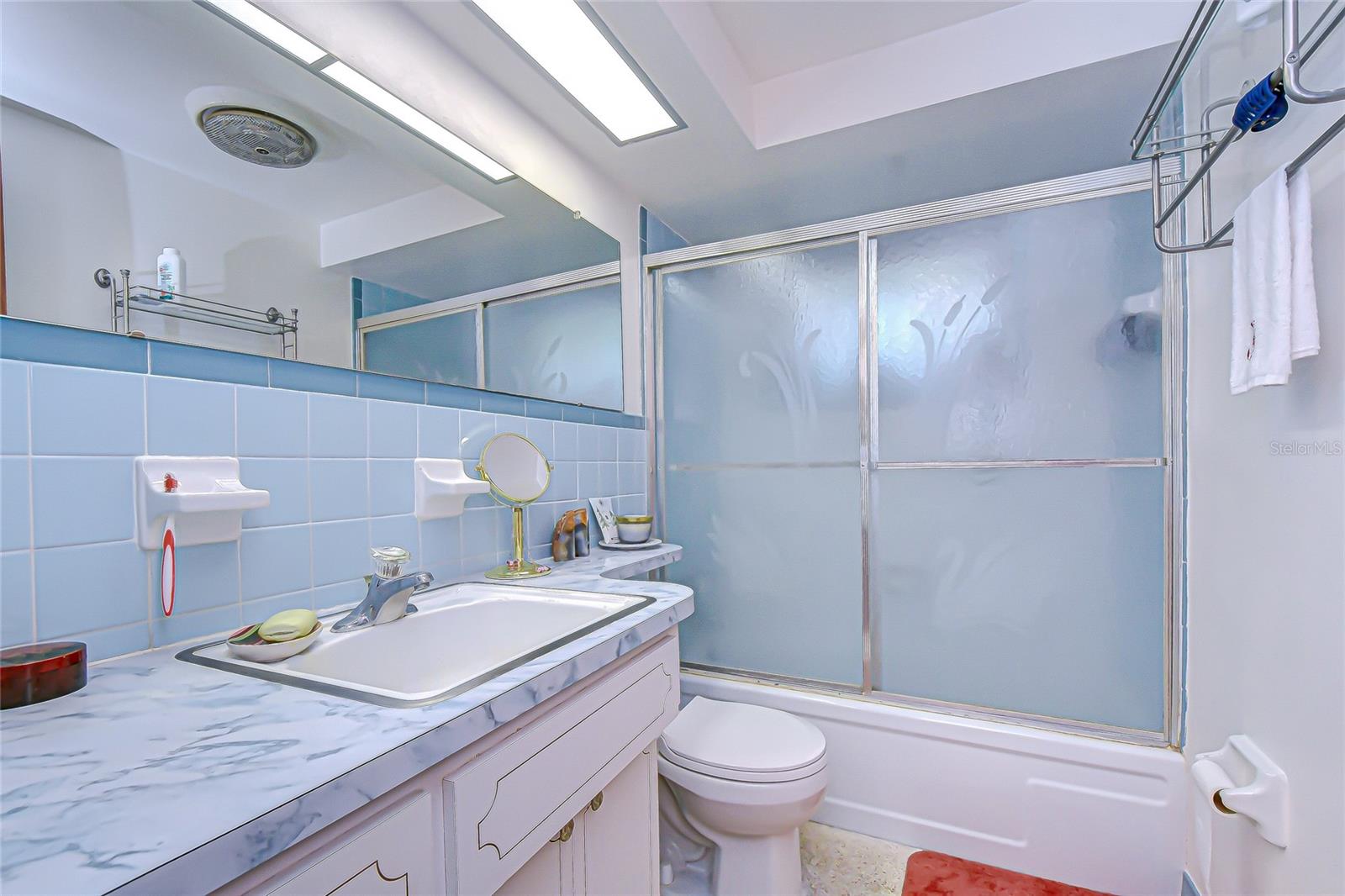 HOLIDAY GARDENS - Residential