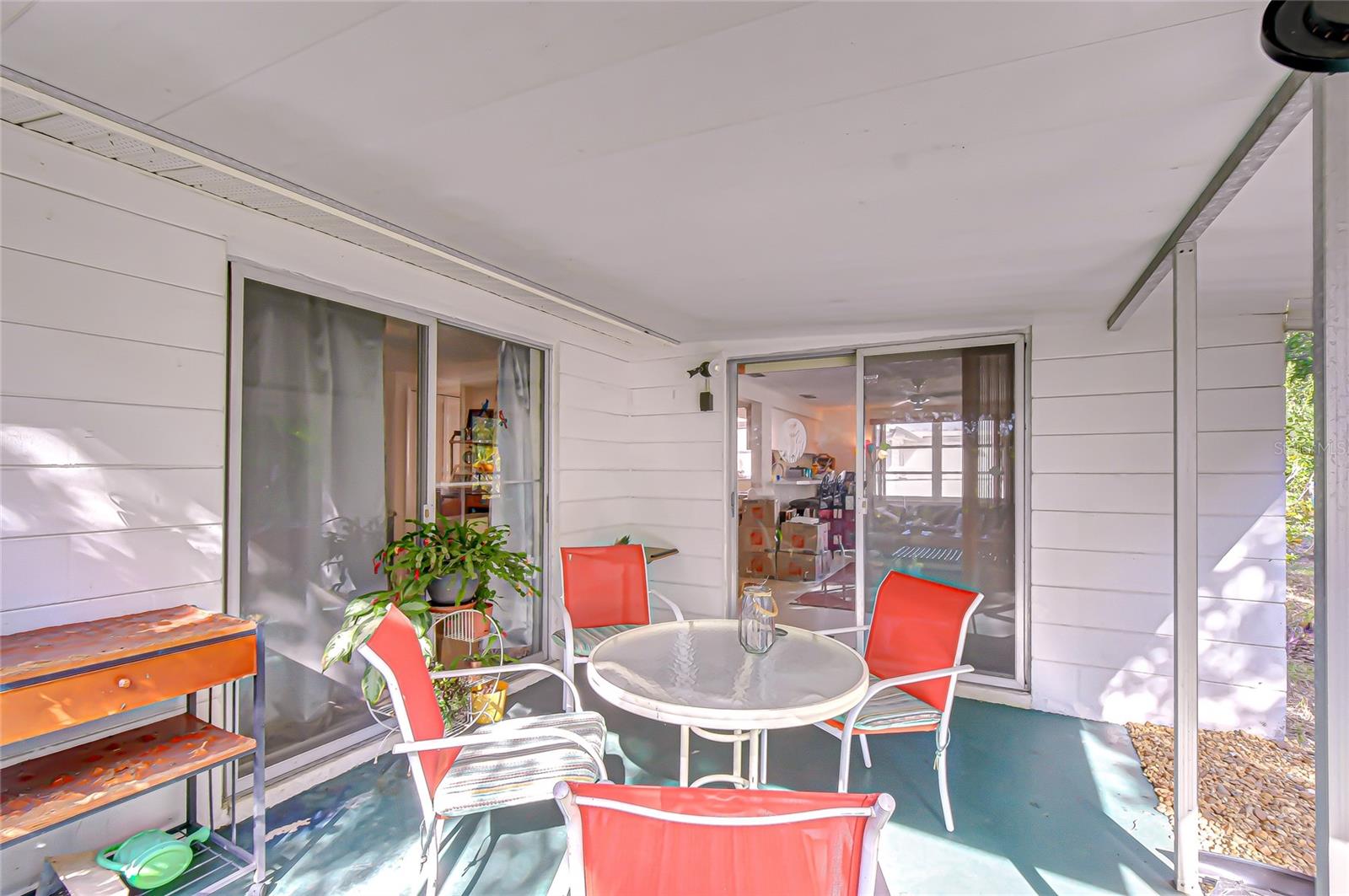 HOLIDAY GARDENS - Residential