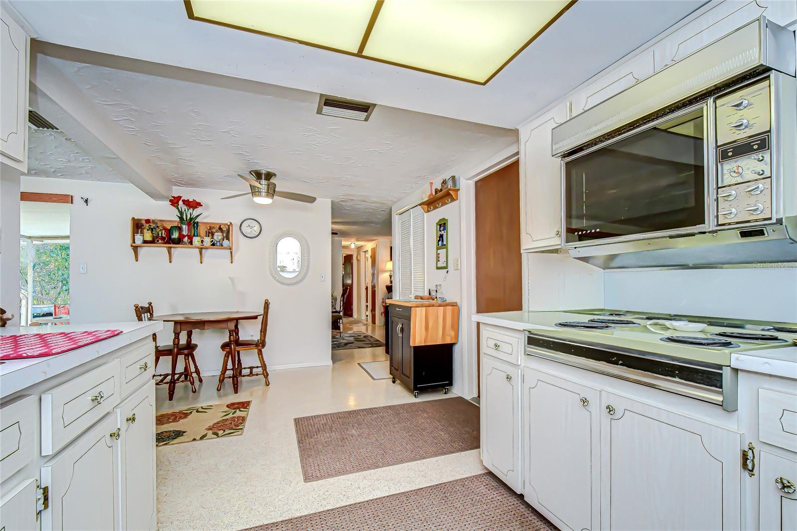 HOLIDAY GARDENS - Residential