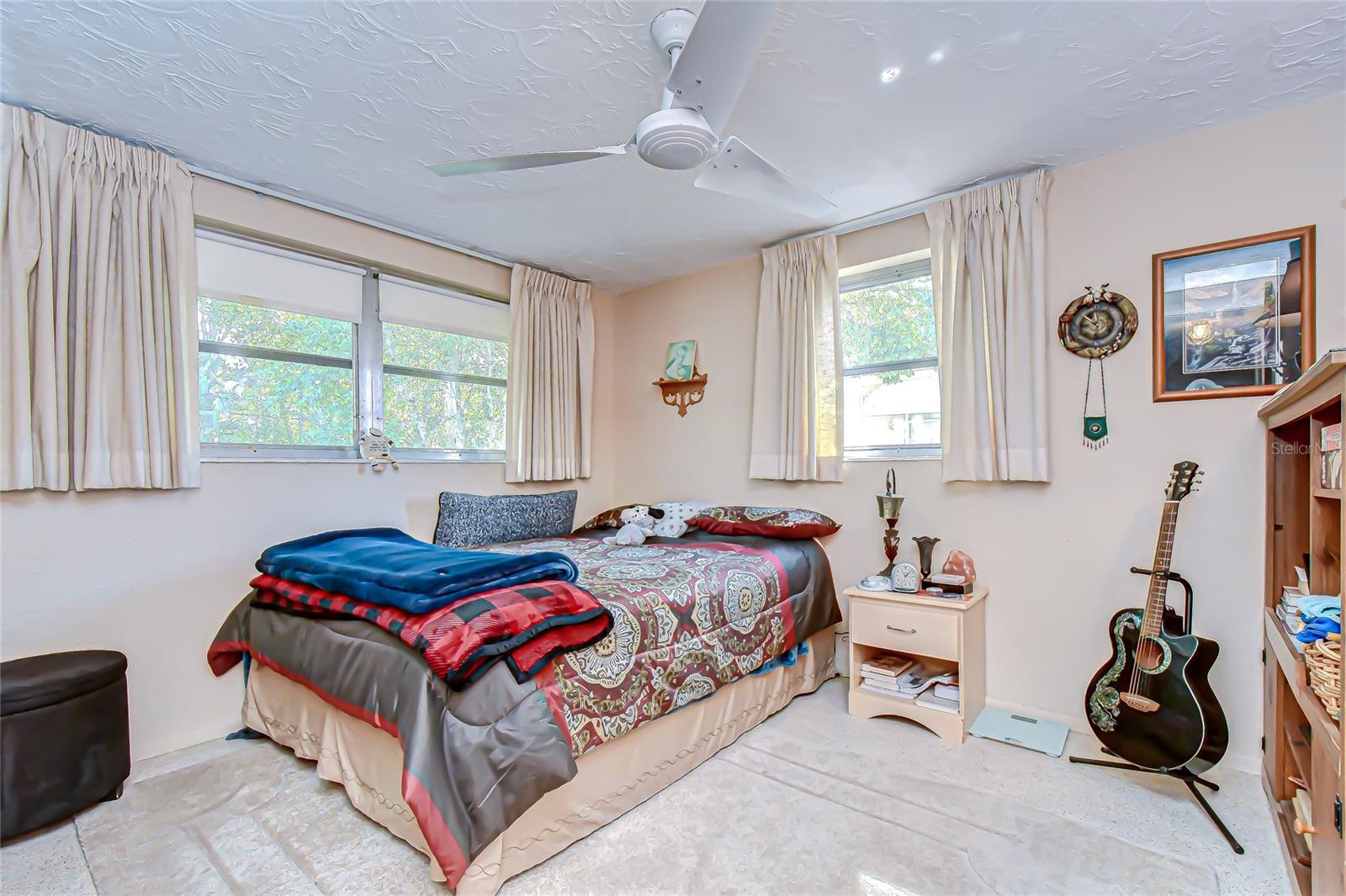 HOLIDAY GARDENS - Residential