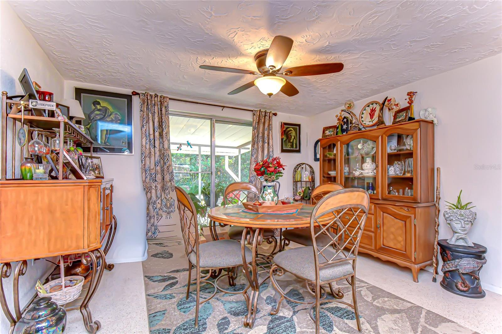 HOLIDAY GARDENS - Residential