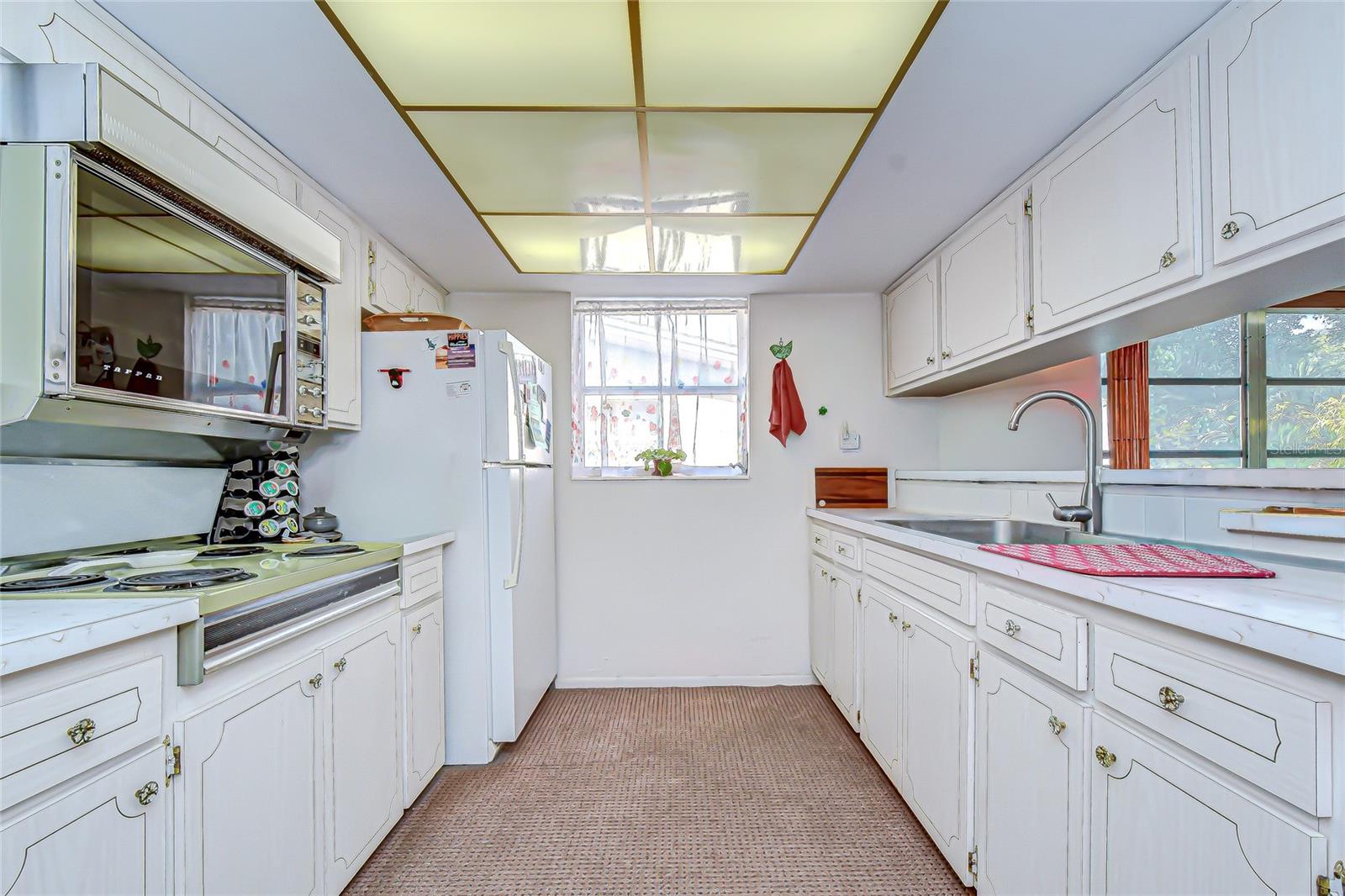 HOLIDAY GARDENS - Residential