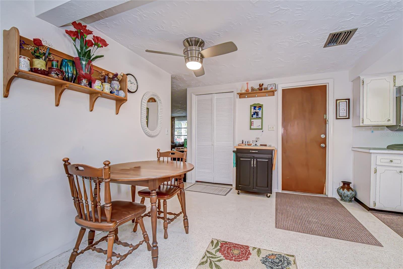 HOLIDAY GARDENS - Residential