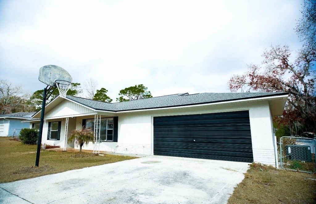 Photo of 606 Water Road, Ocala, FL 34472 (MLS # OM725495)