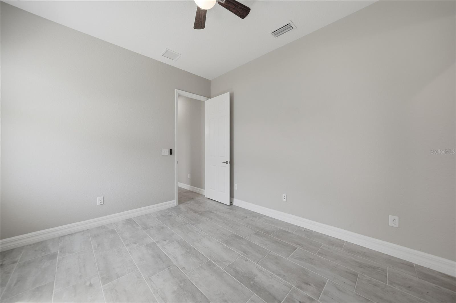 HARBOR WEST - Residential