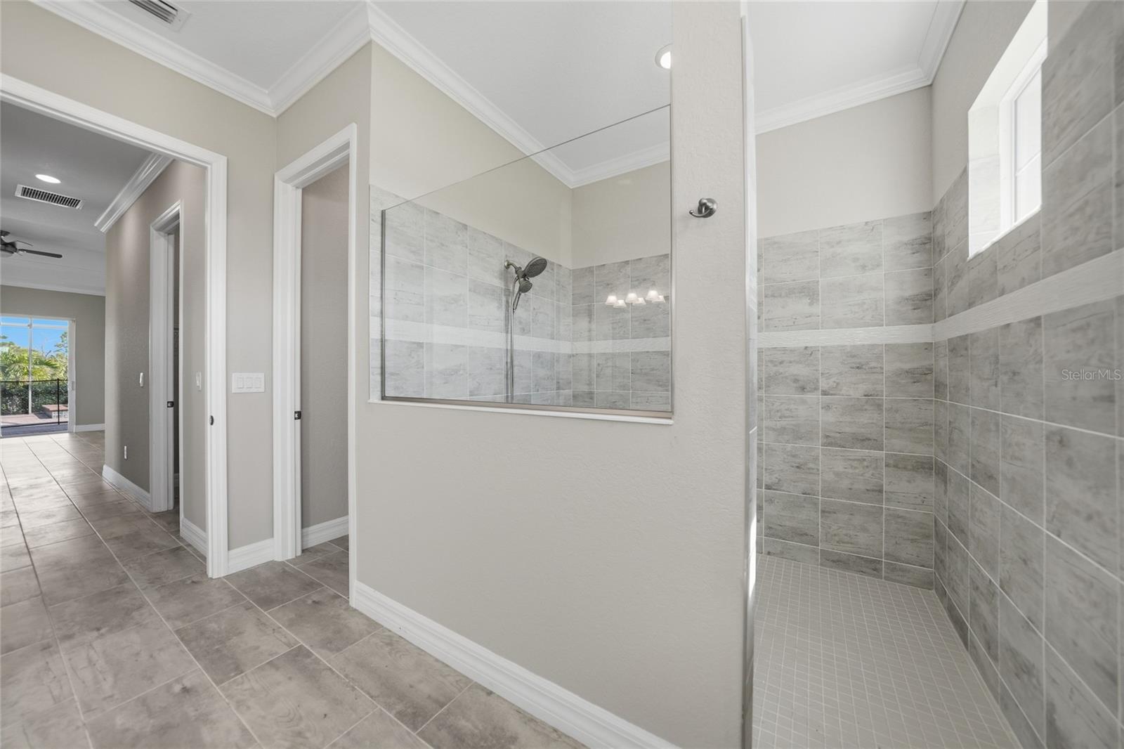 HARBOR WEST - Residential