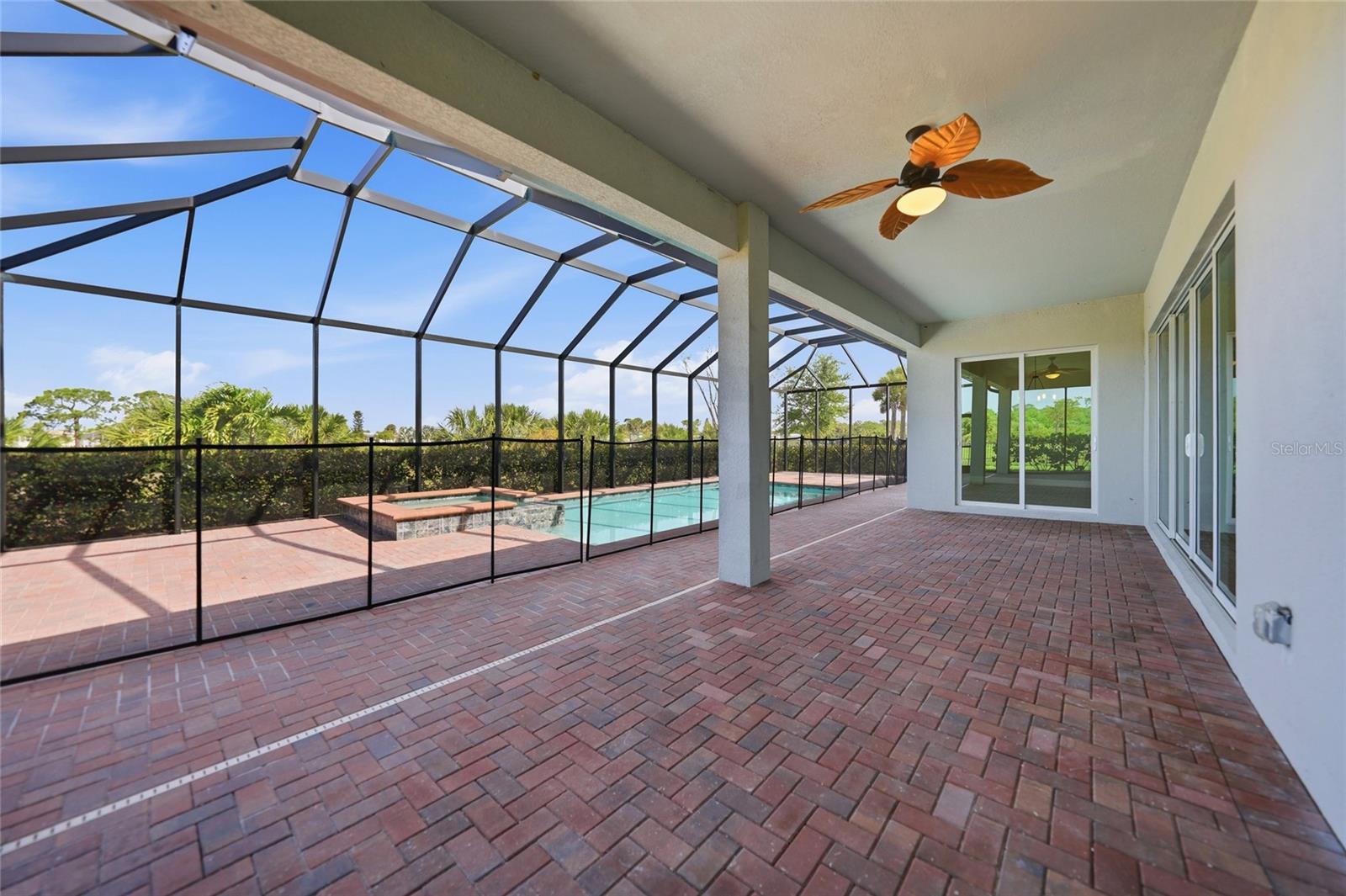 HARBOR WEST - Residential