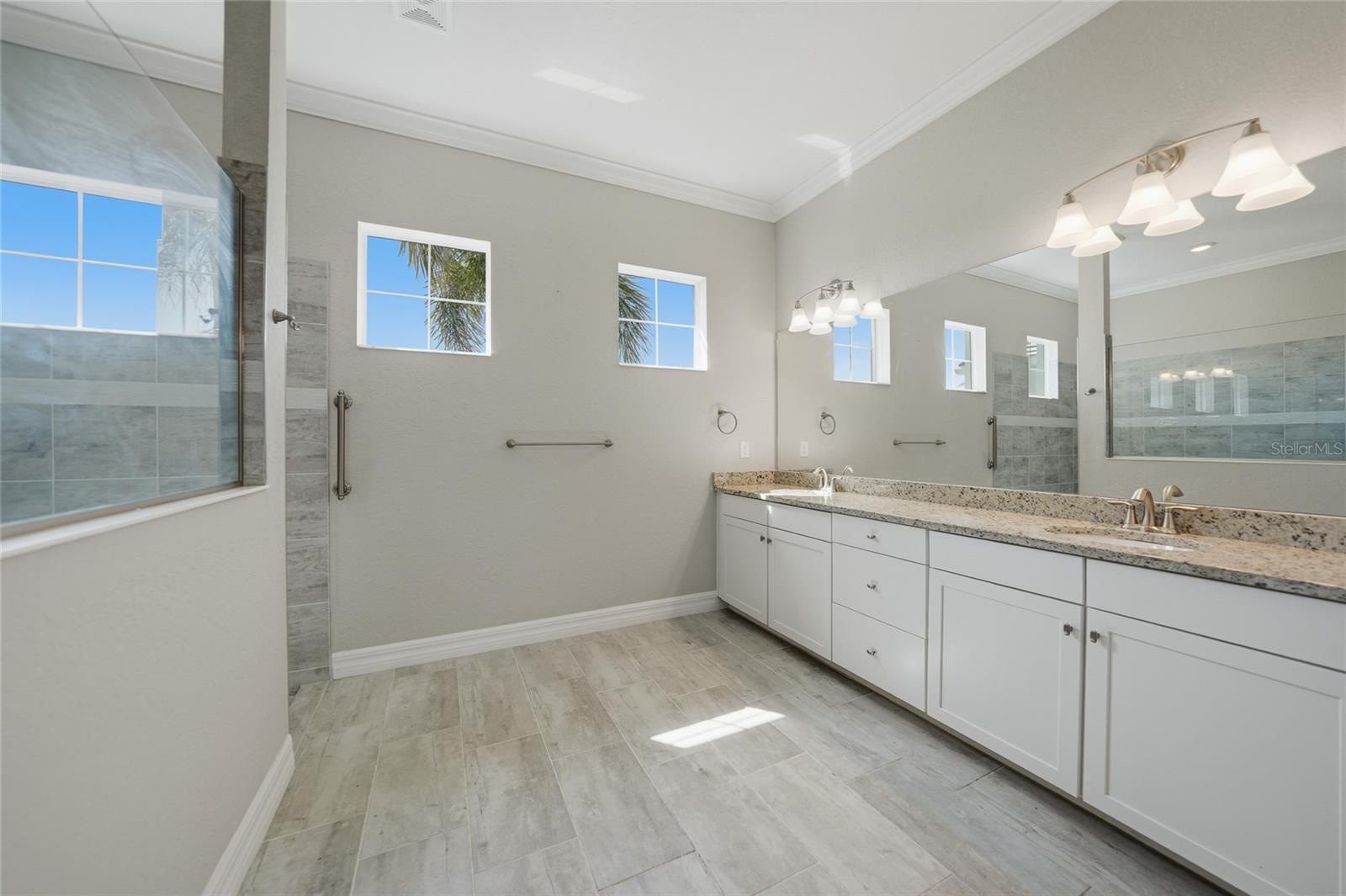 HARBOR WEST - Residential