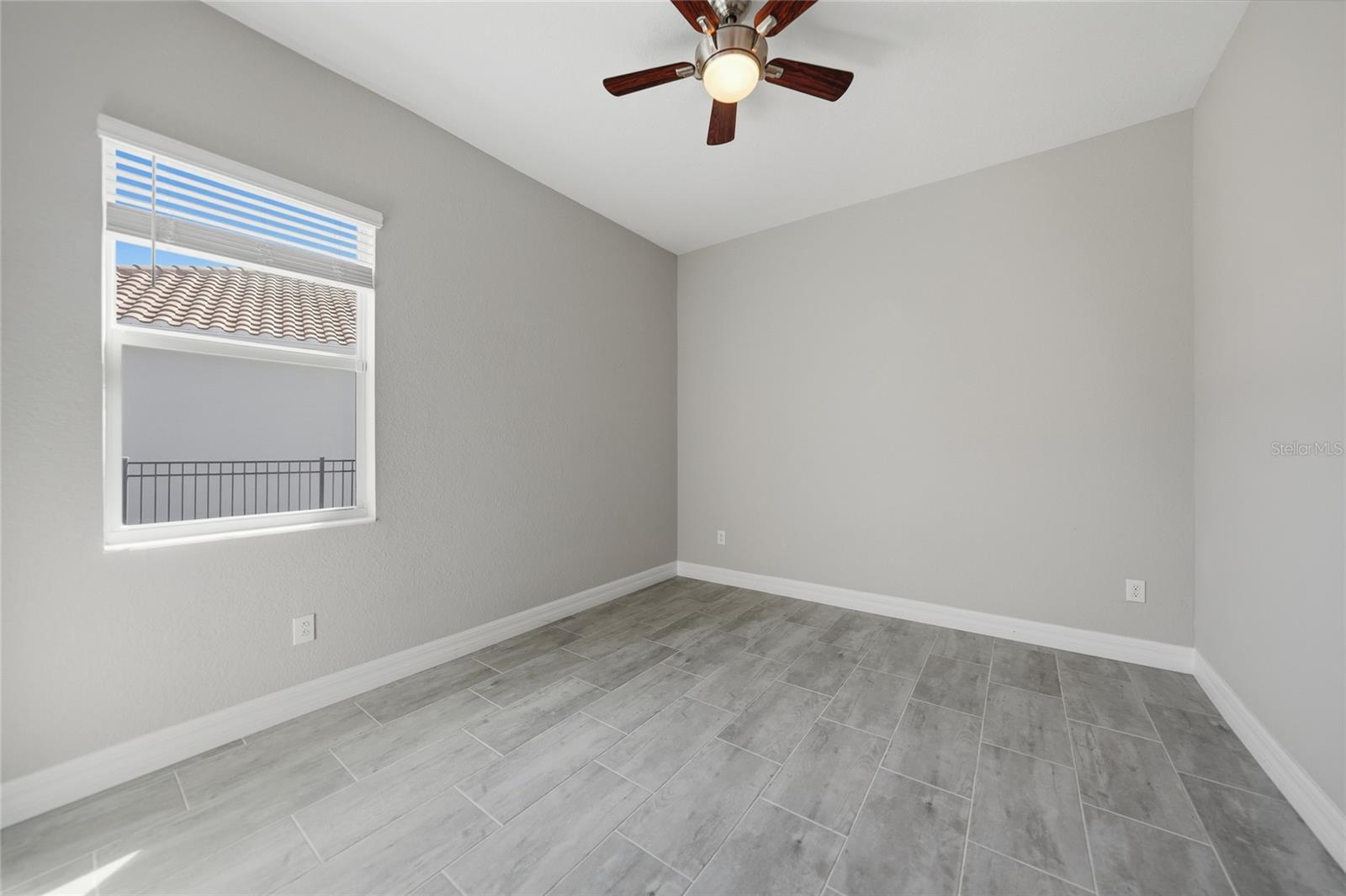 HARBOR WEST - Residential