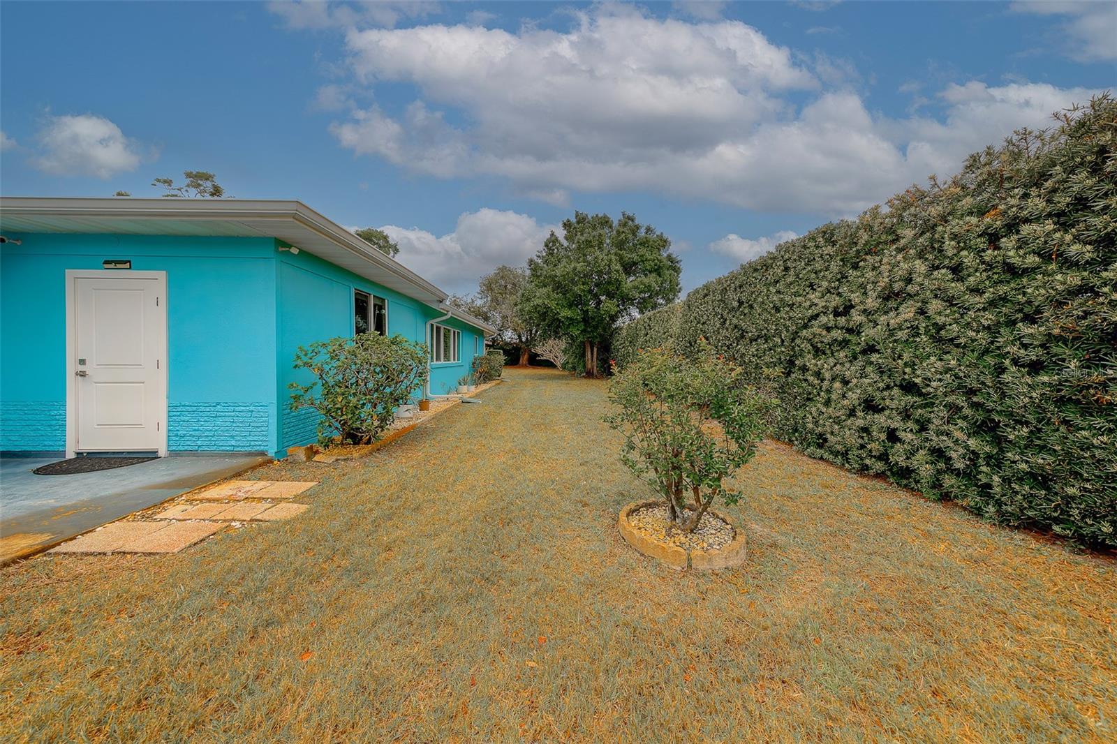 CLEARVIEW LAKE ESTATE - Residential