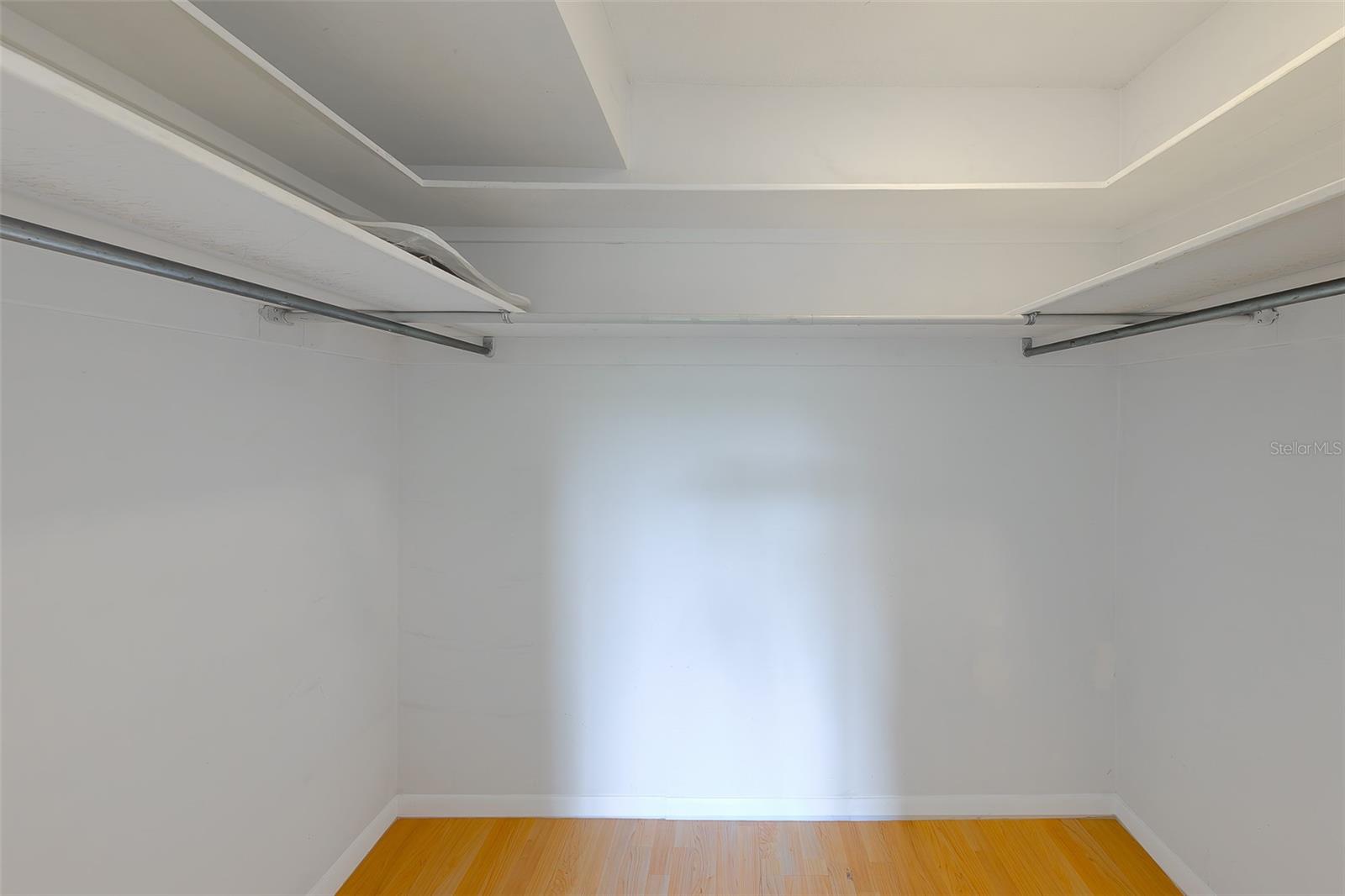 CLEARVIEW LAKE ESTATE - Residential