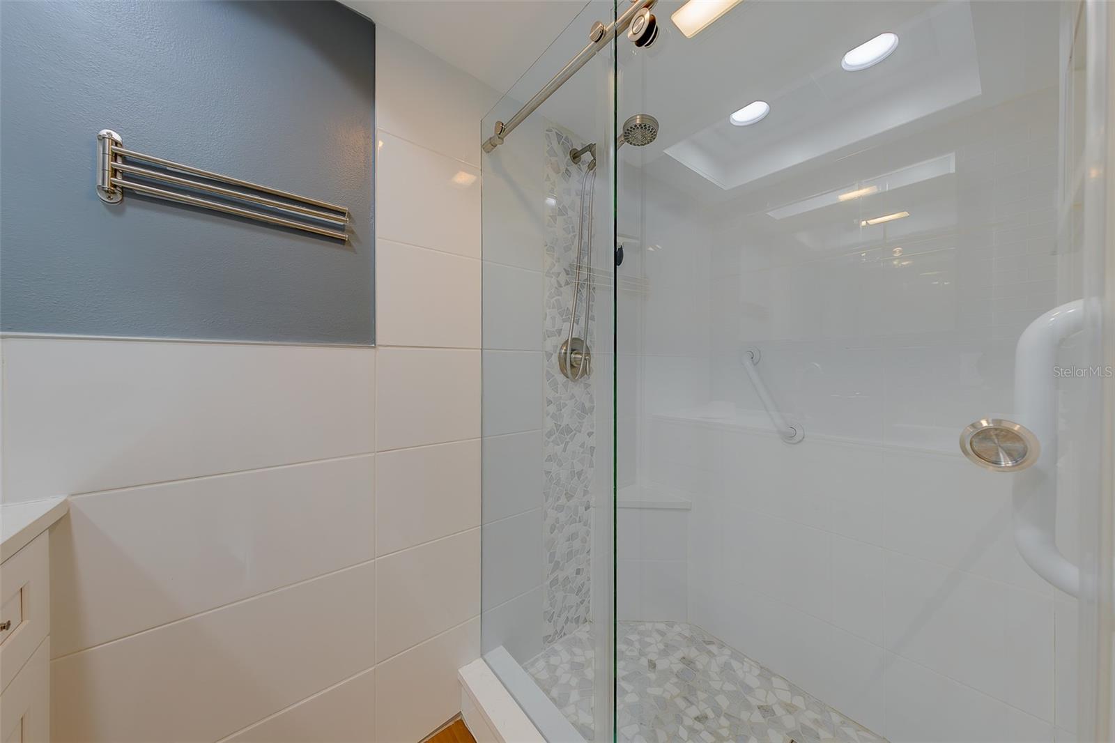 CLEARVIEW LAKE ESTATE - Residential