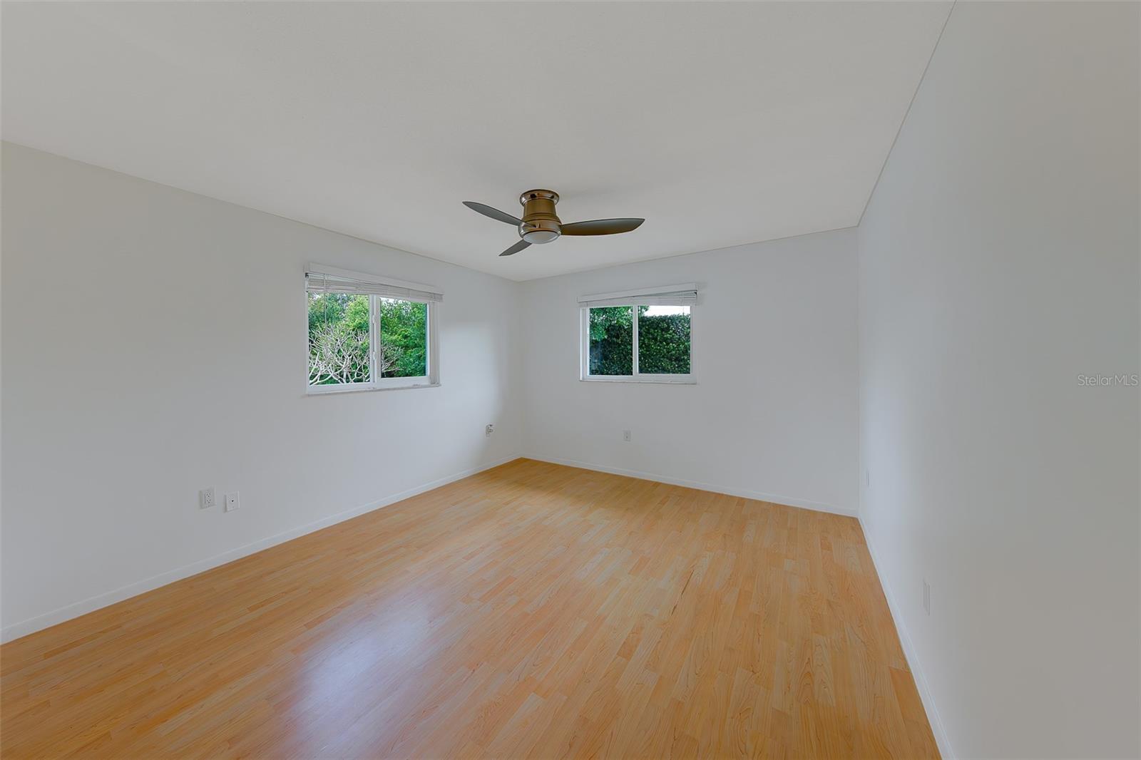 CLEARVIEW LAKE ESTATE - Residential