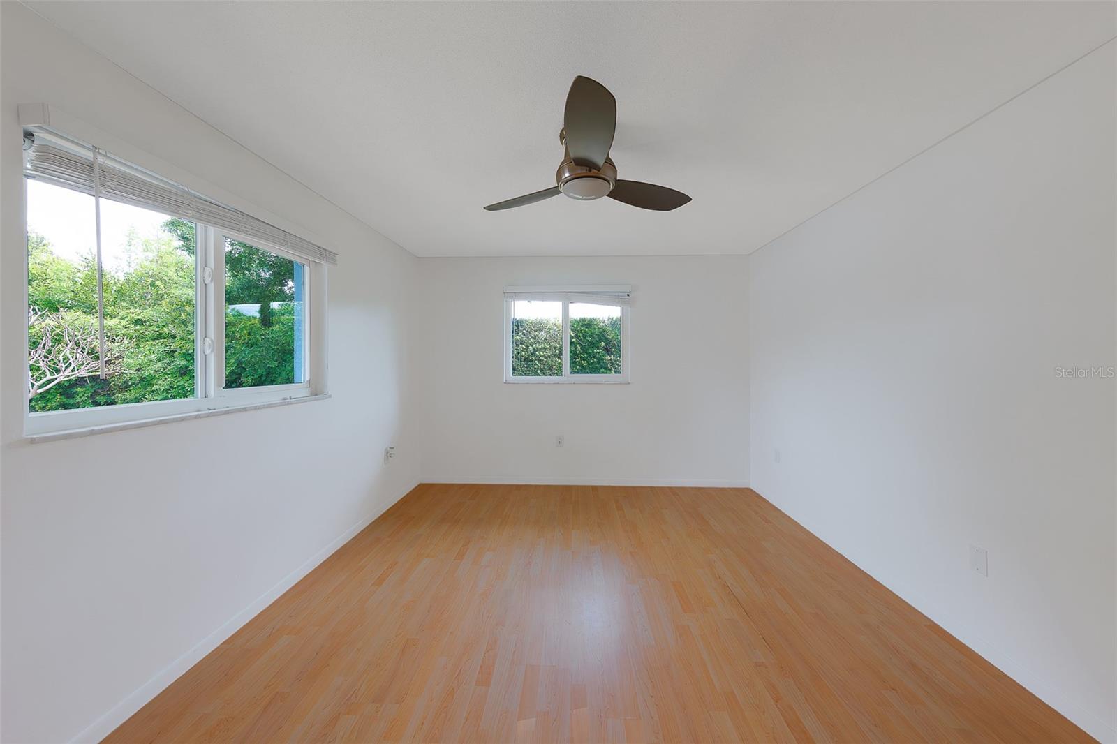 CLEARVIEW LAKE ESTATE - Residential