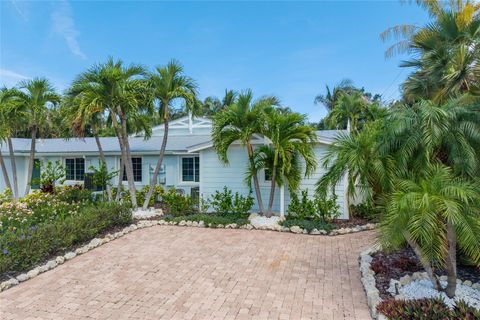 Photo of 324 64th Street, Holmes Beach, FL 34217 (MLS # A4694348)