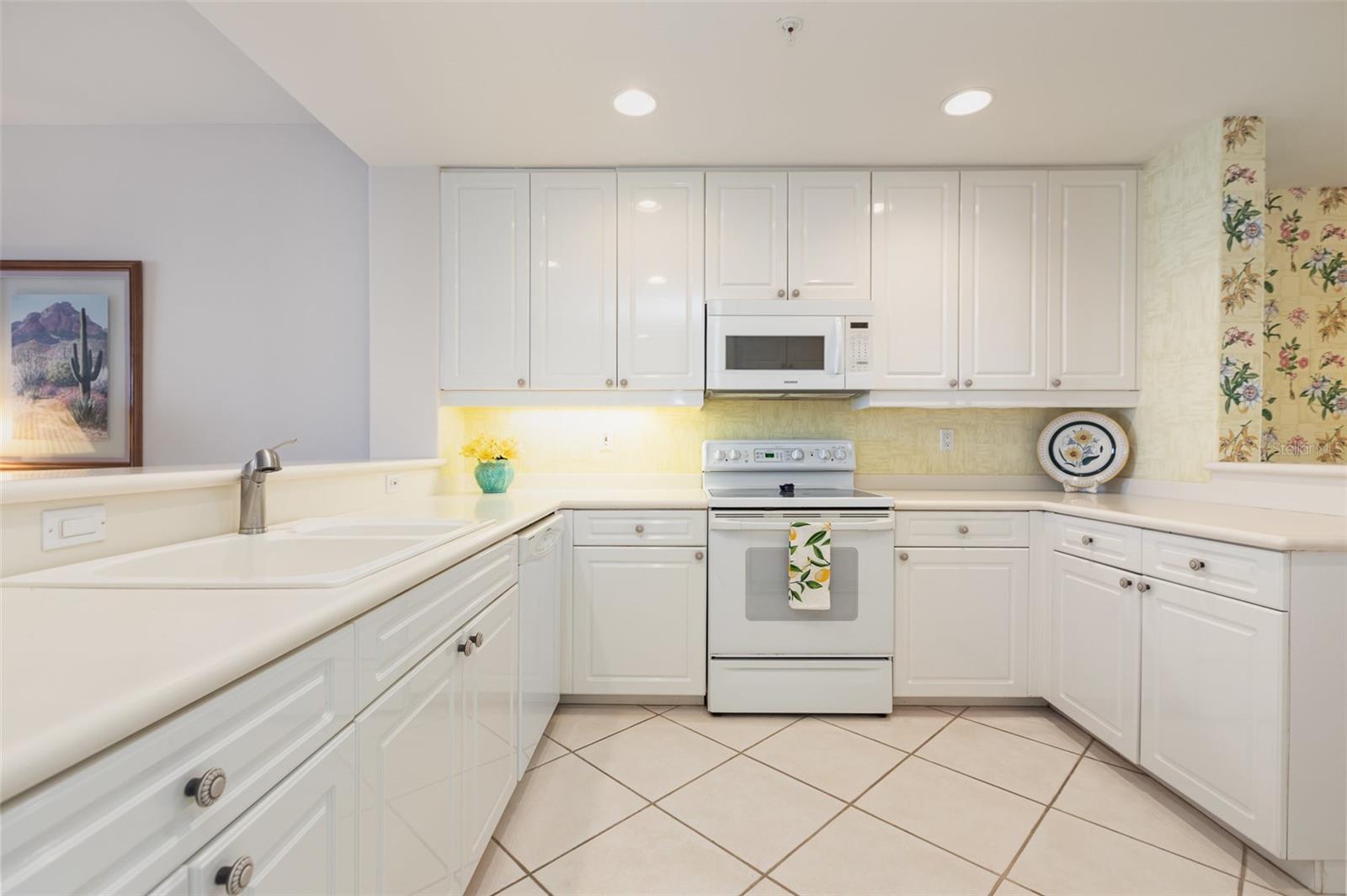 BAYPOINTE VISTA 1 - Residential