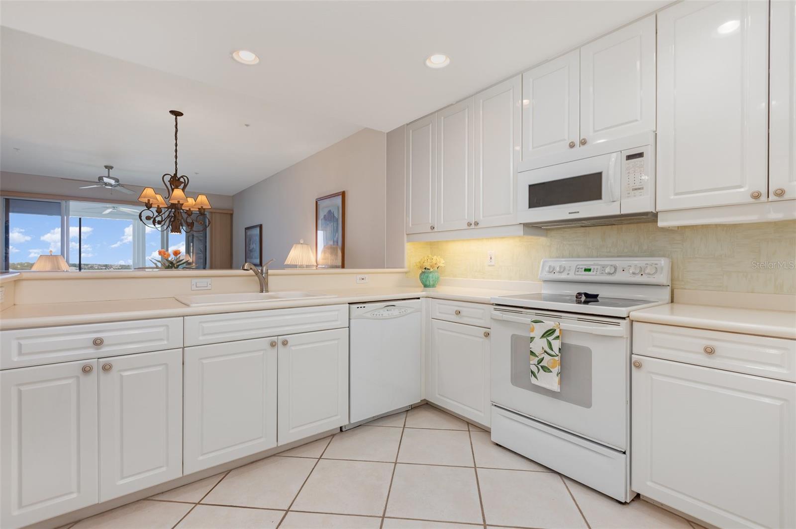 BAYPOINTE VISTA 1 - Residential