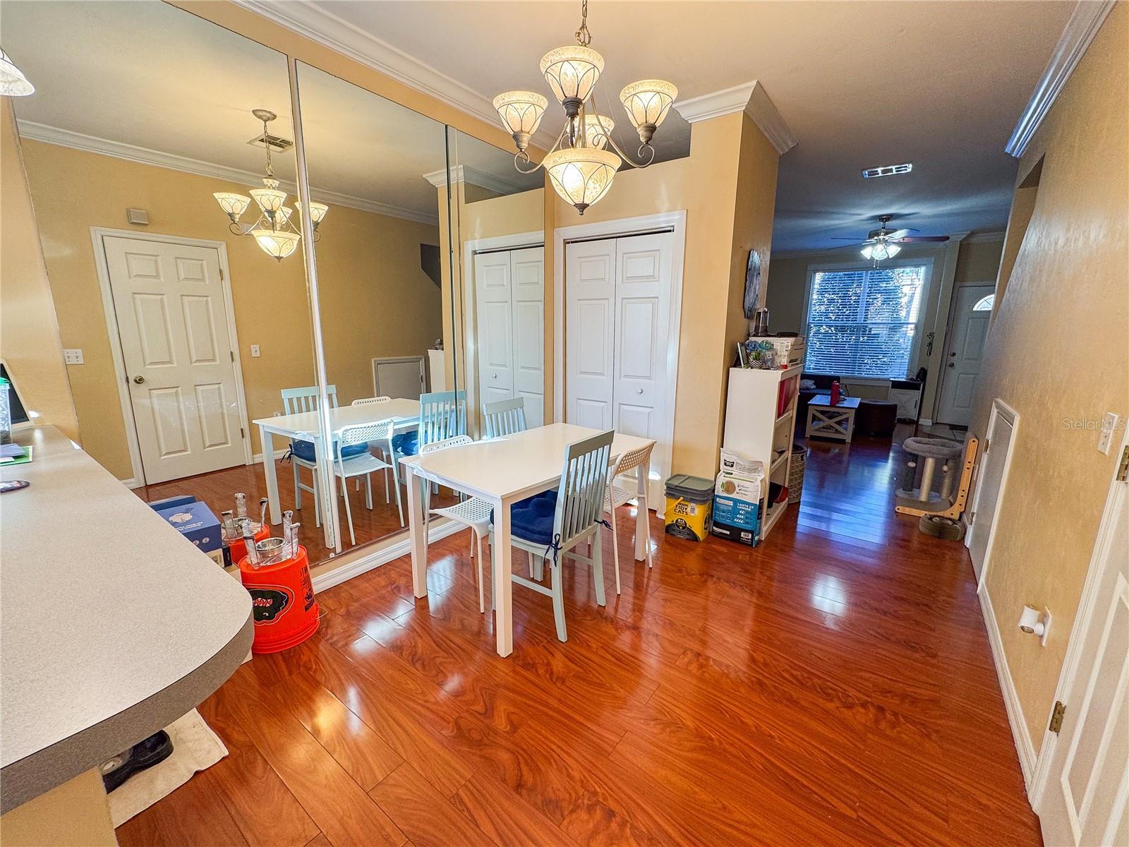 VICTORIA STATION - Residential