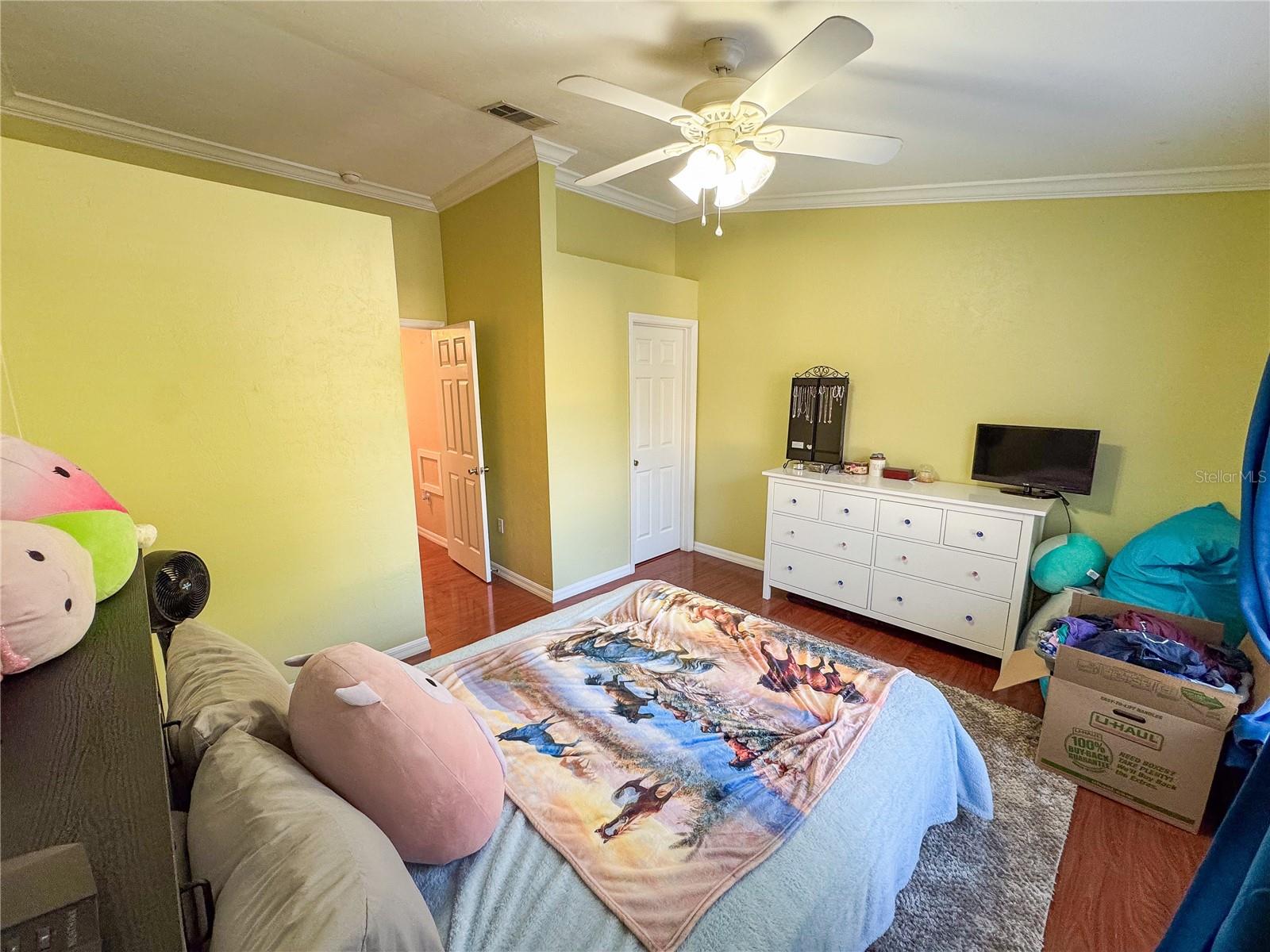 VICTORIA STATION - Residential