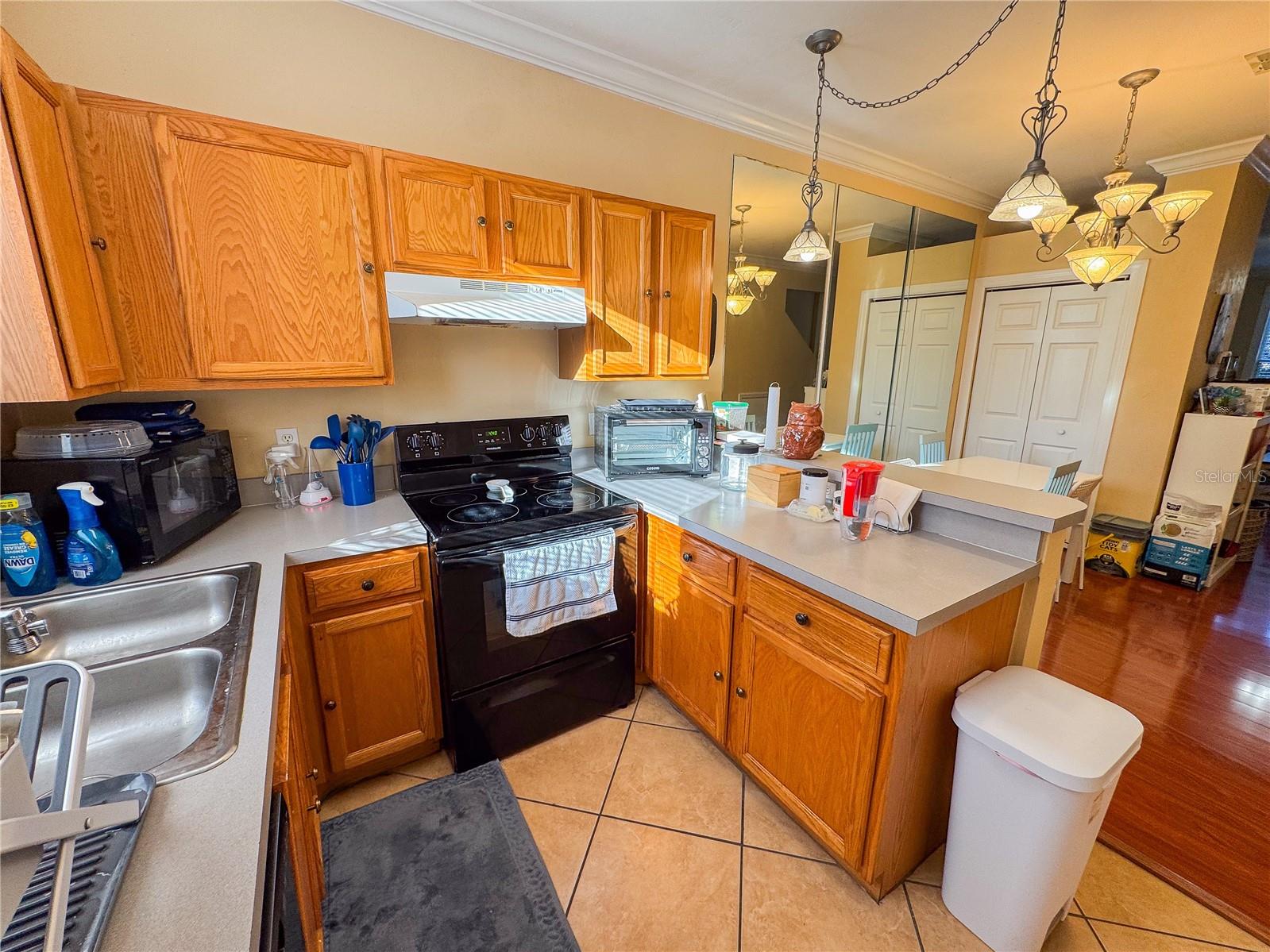 VICTORIA STATION - Residential