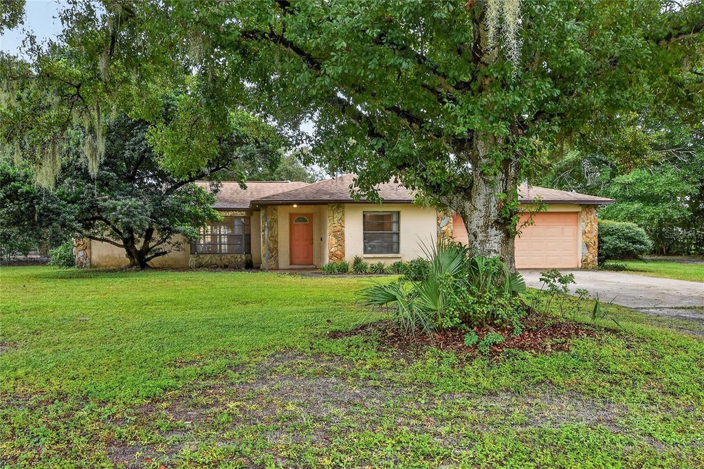 Photo of 4702 Charro Lane, Plant City, FL 33565 (MLS # L4964750)