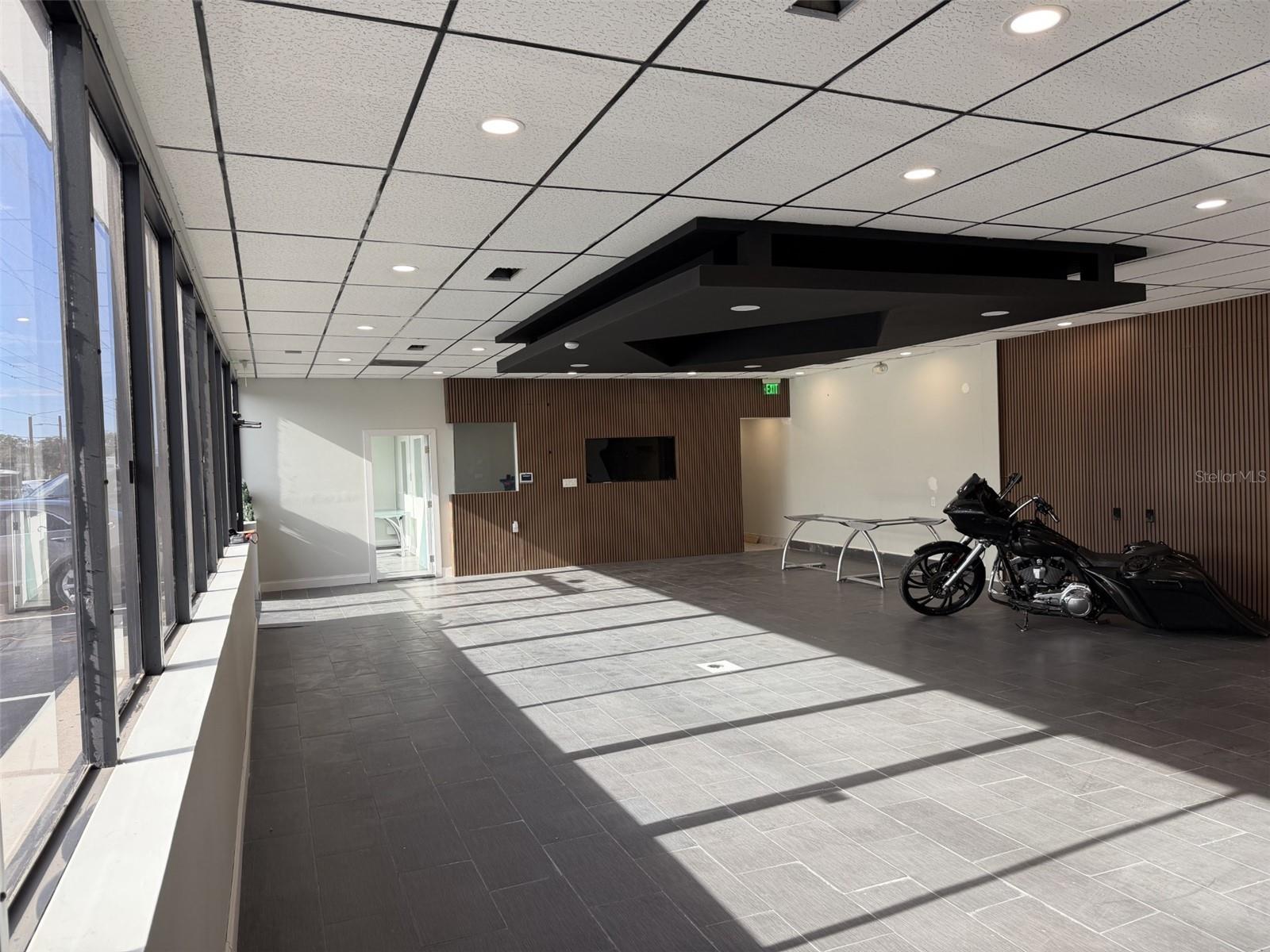 5005 EDGEWATER DRIVE