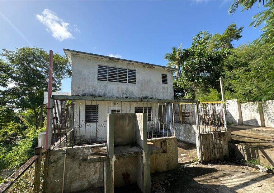 Fannie Mae HomePath Property. Property for sale with 4 bedrooms and 3 bathrooms. With approximately 1,800 square feet of construction, this property offers spacious and comfortable living areas. Enjoy a large backyard, perfect for gardening or simply relaxing outdoors. Don’t miss this excellent opportunity to own a versatile property in one of the island’s most charming areas! Proof of funds is required to schedule a showing.