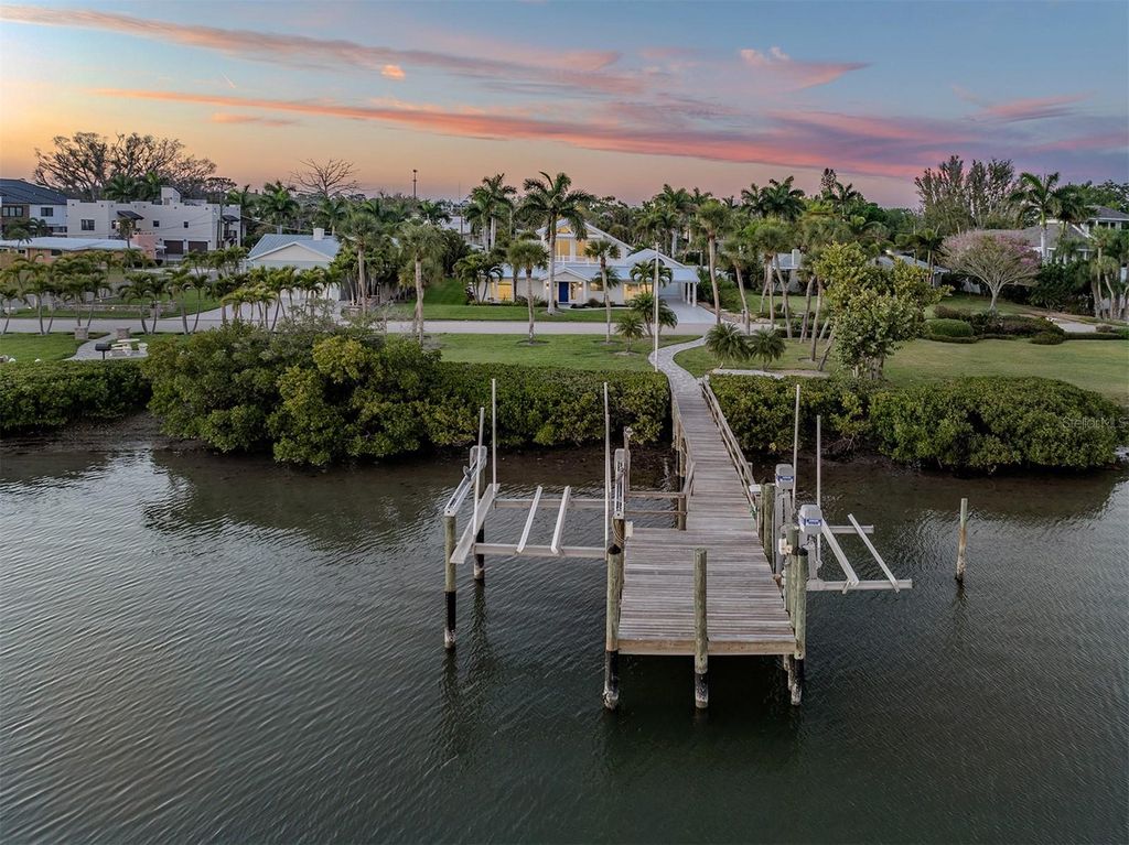 Photo of 212 Sunrise Drive, Nokomis, FL 34275 (MLS # N6143501)