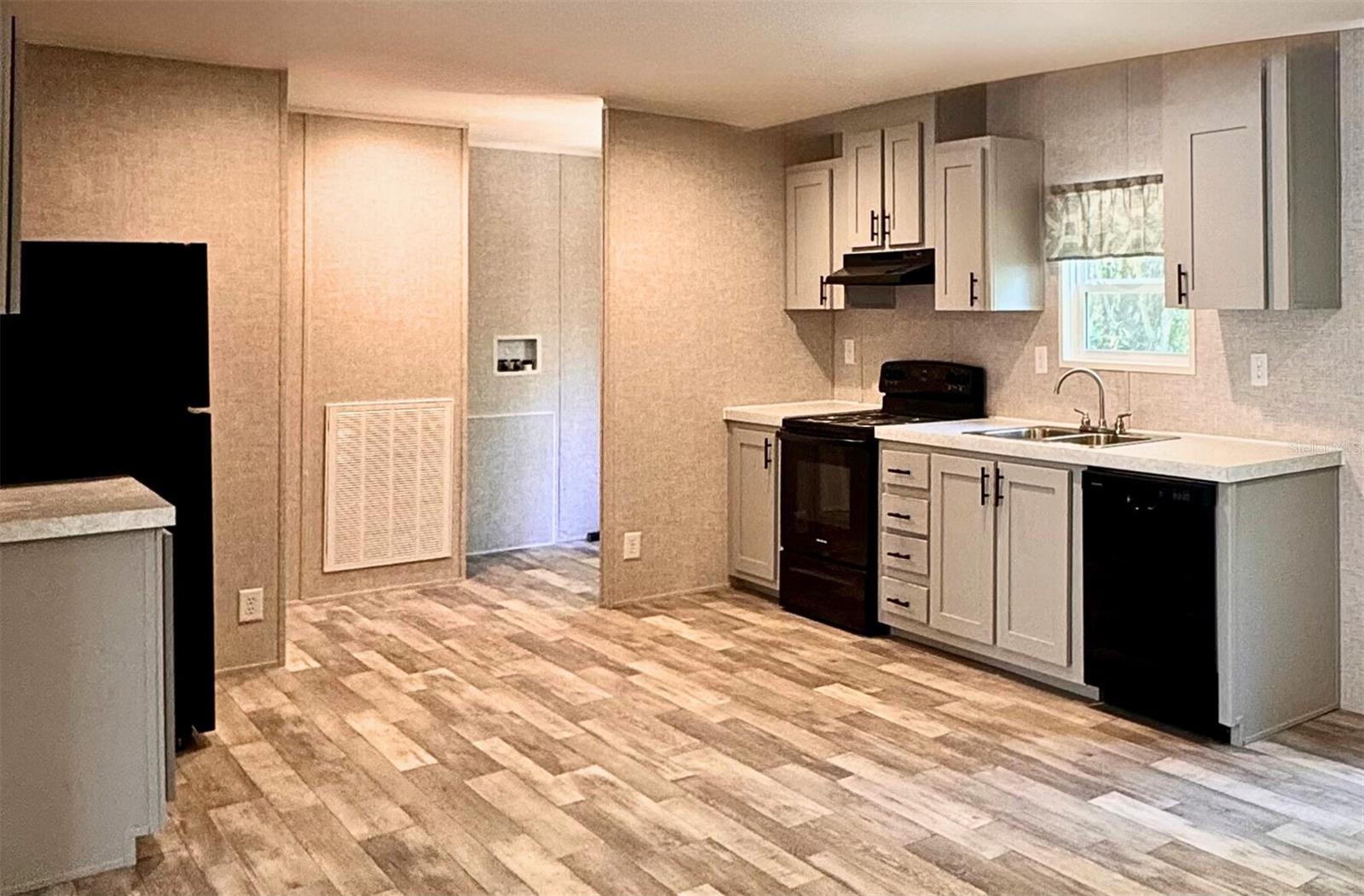 MASARYKTOWN/OAK FOREST/WAVRO - Residential