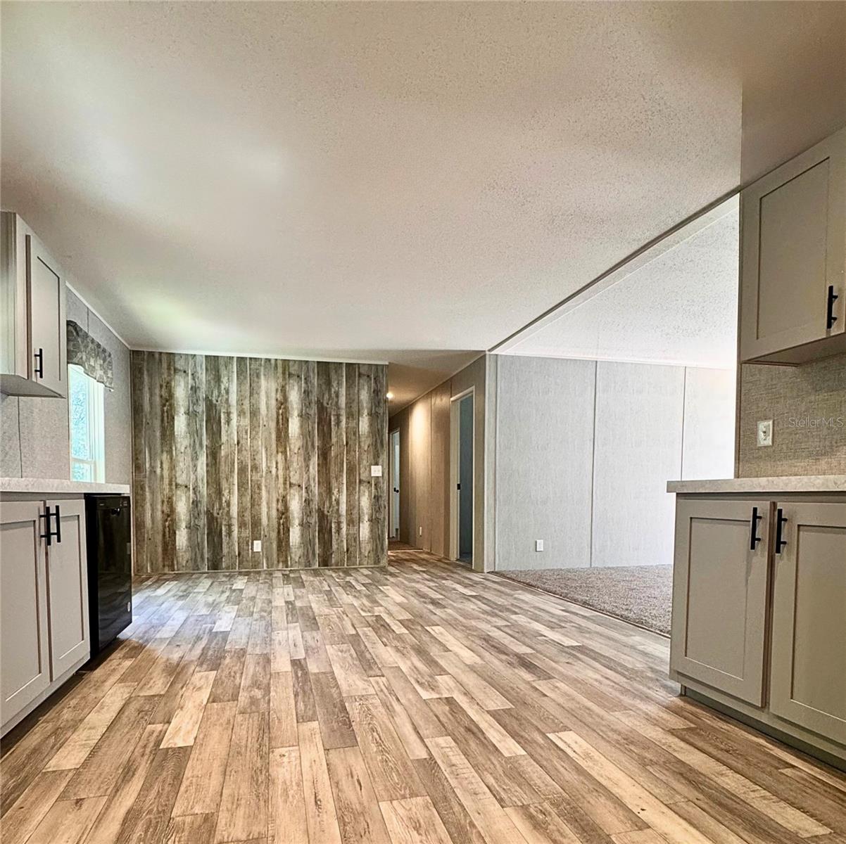 MASARYKTOWN/OAK FOREST/WAVRO - Residential