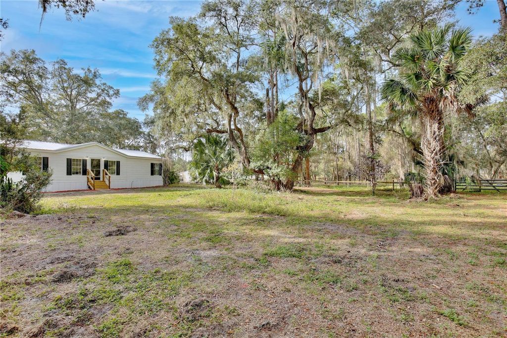 Photo of 15330 Apache Pass, Eustis, FL 32726 (MLS # OM714407)