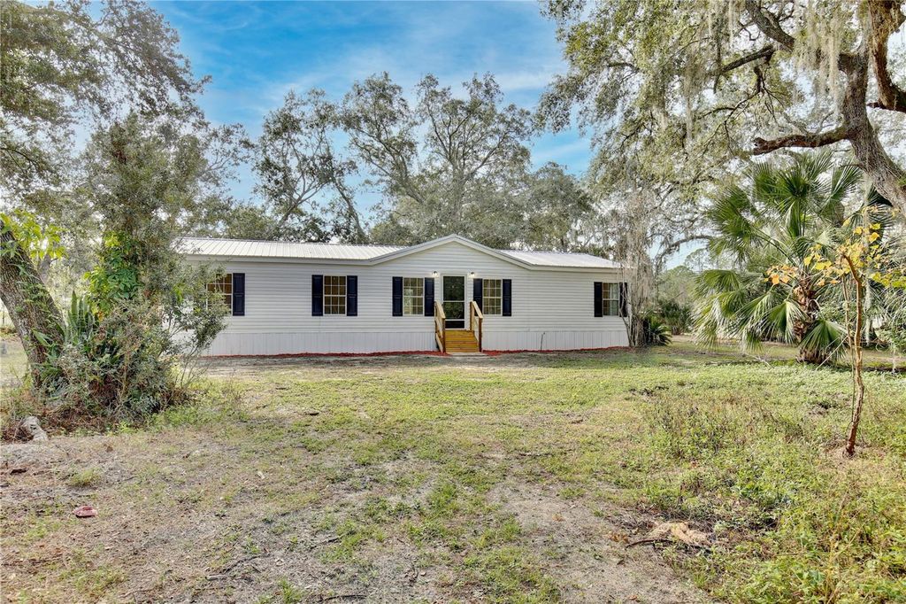 Photo of 15330 Apache Pass, Eustis, FL 32726 (MLS # OM714407)