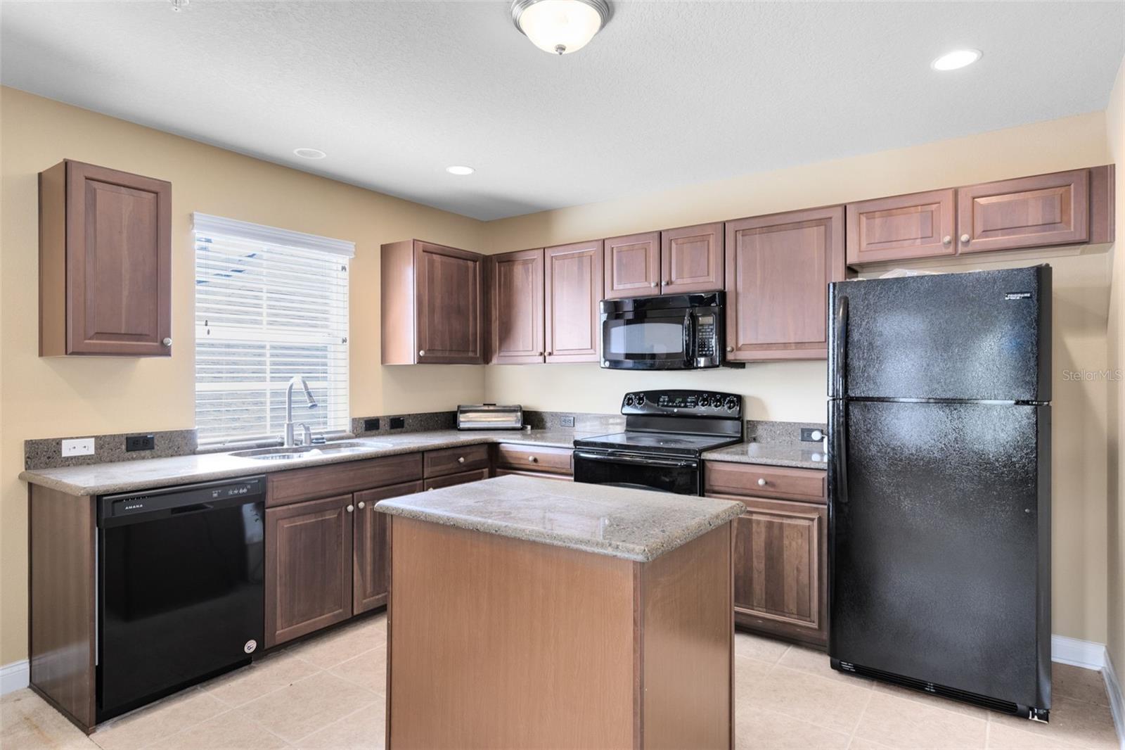 BALDWIN PARK UN 10 - Residential