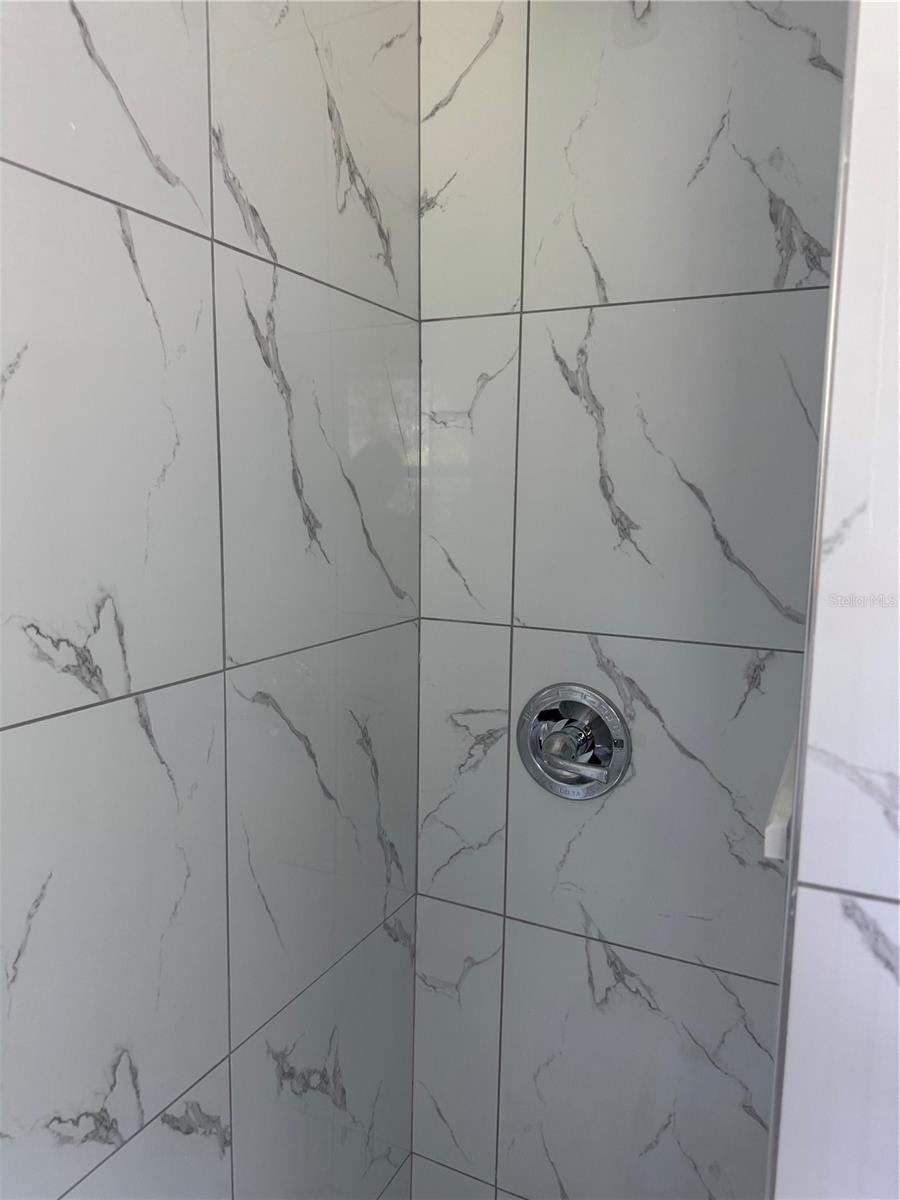 LAKEVIEW HEIGHTS SEC 01 - Residential Lease