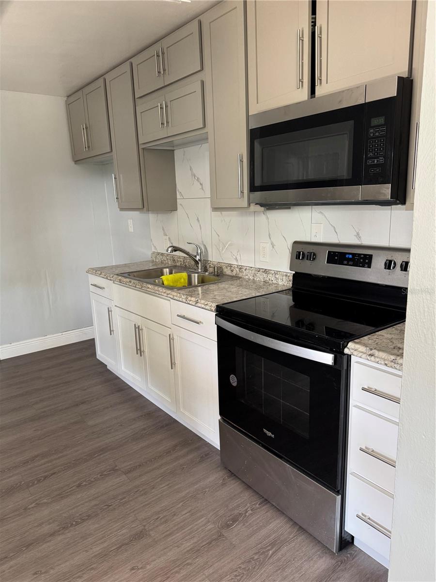 LAKEVIEW HEIGHTS SEC 01 - Residential Lease