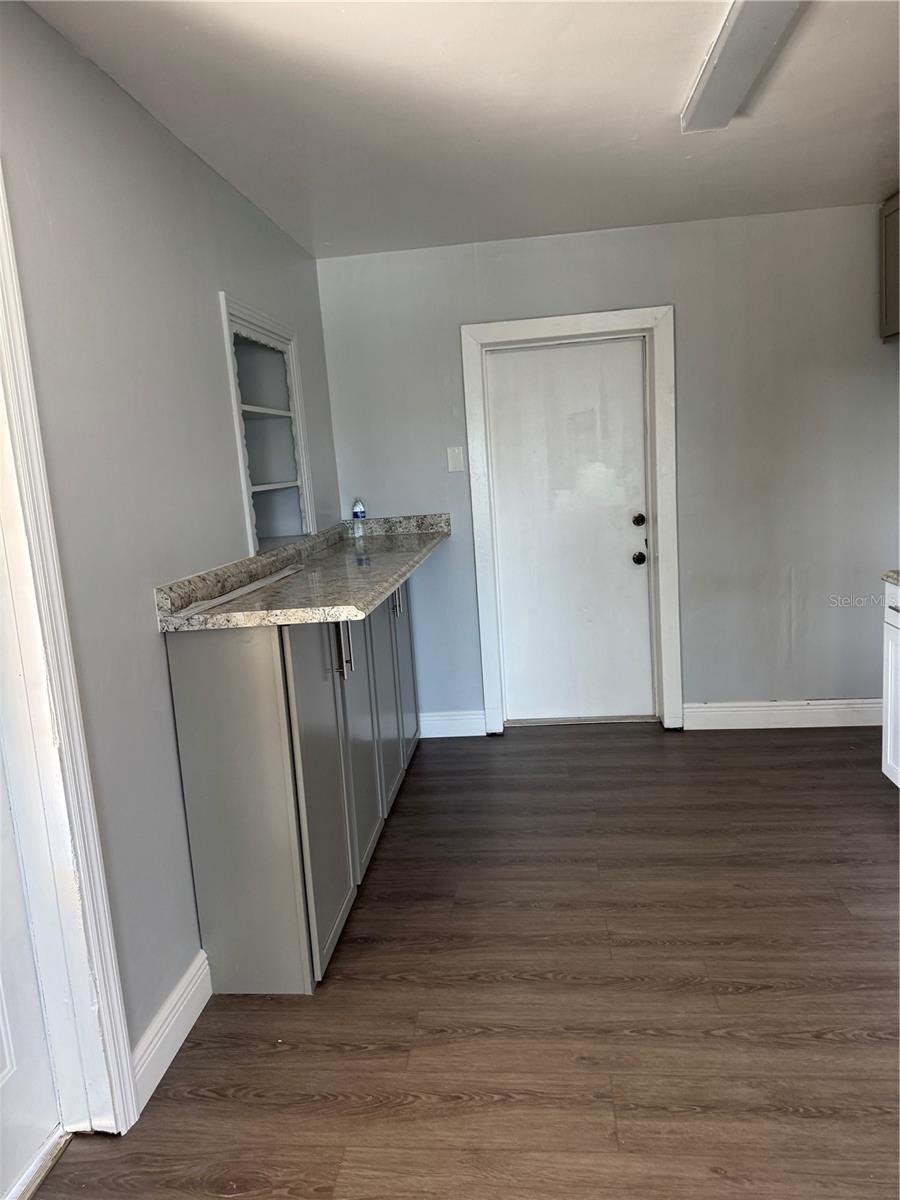 LAKEVIEW HEIGHTS SEC 01 - Residential Lease