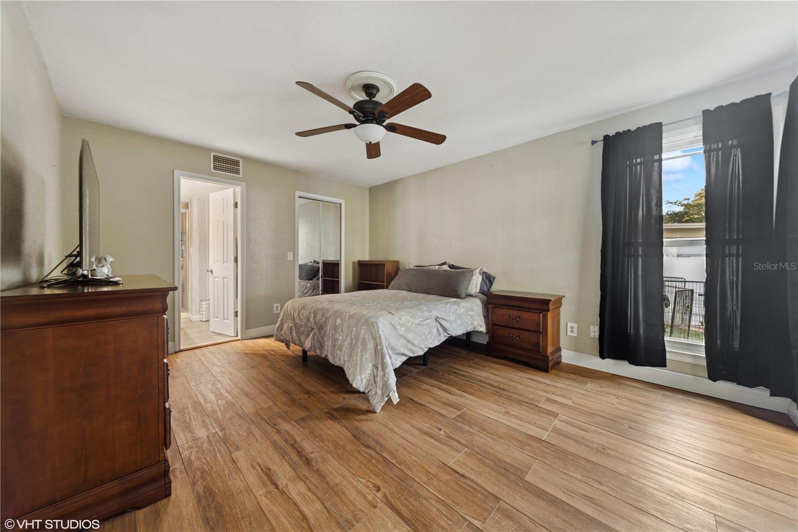COUNTRY AIRE PH THREE - Residential